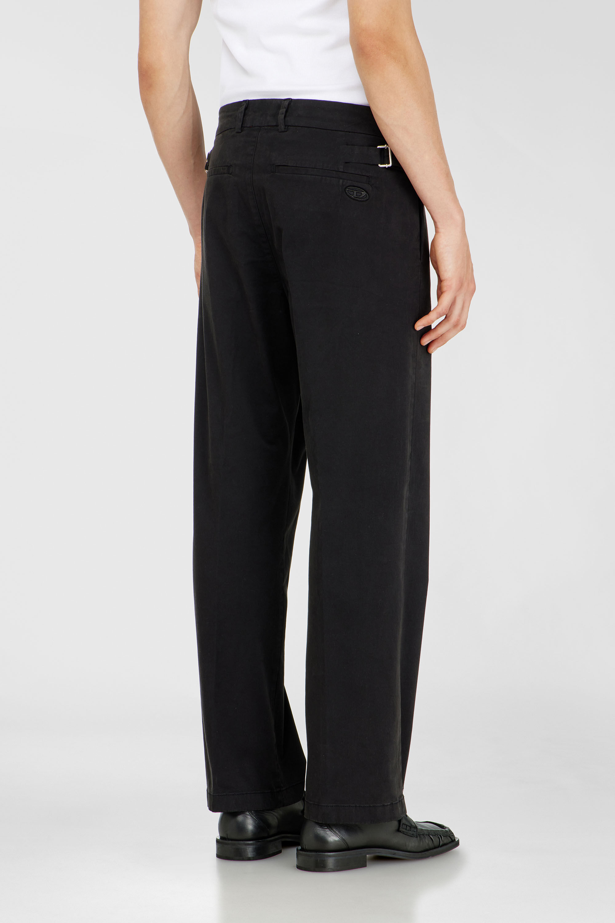 Diesel - P-LARS-VILLAGE-T92, Pantalon en coton avec poches lat&eacute;rales Homme in Noir - 4
