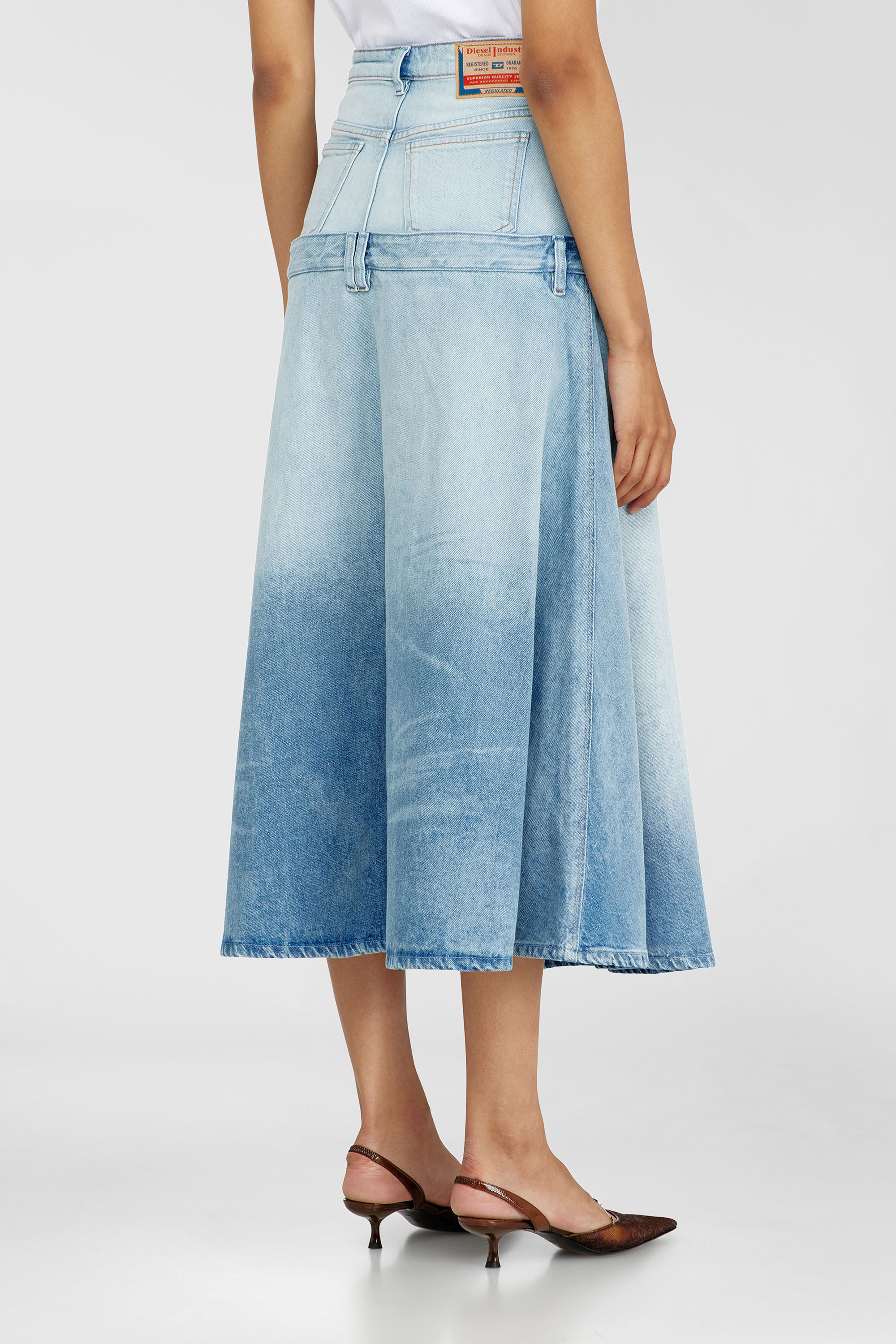 Diesel - DE-VORYA-S, Jupe en denim &agrave; design superpos&eacute; Femme in Bleu - 4