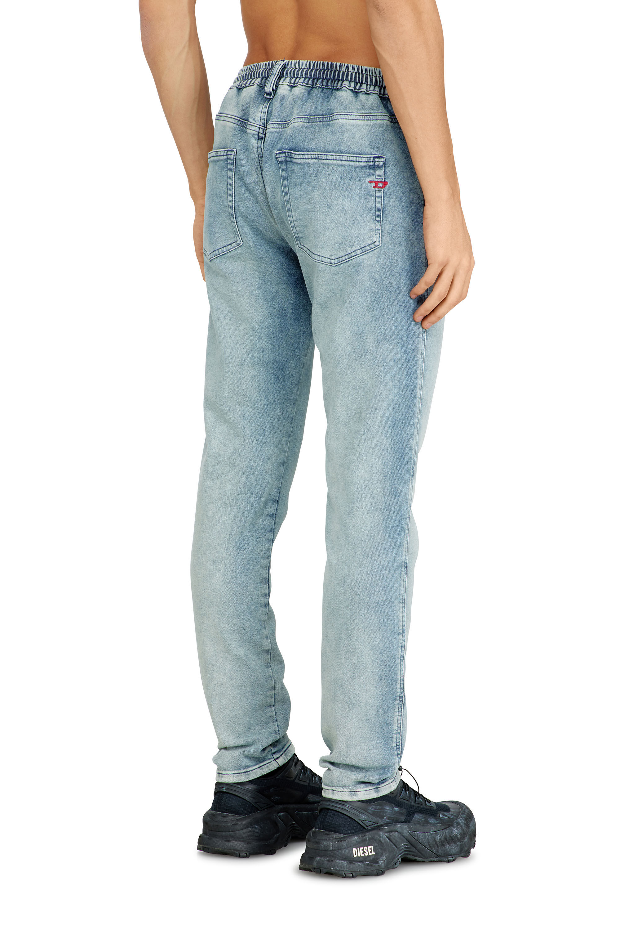 Diesel - Slim 2062 D-Strukt Joggjeans&reg; 068UB Homme, Bleu Clair - Image 4