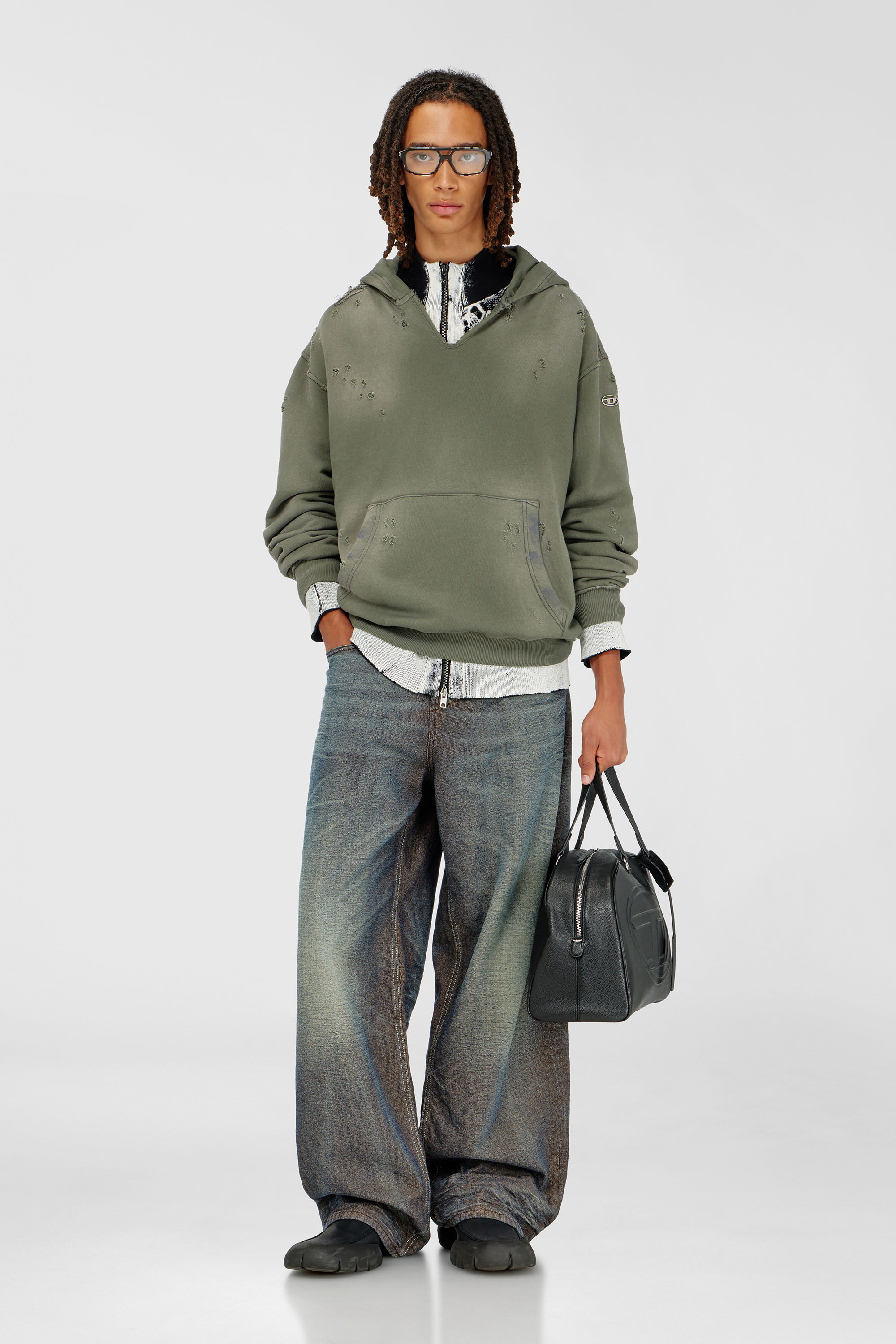Diesel - S-KEITHY, Sweat &agrave; capuche effet us&eacute; avec col en V Homme in Gris - 1