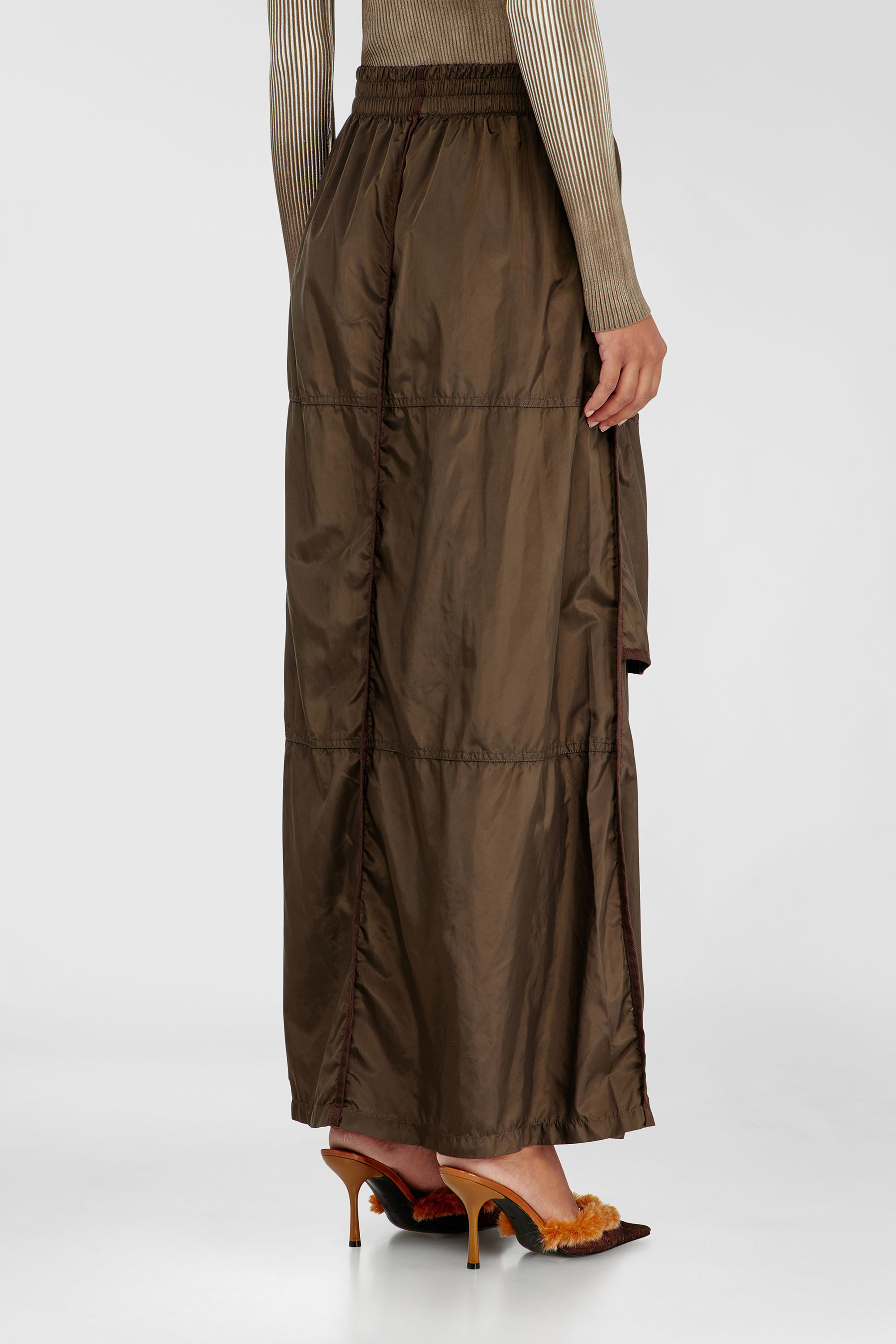 Diesel - O-HYTON, Jupe maxi coupe windbreaker avec zip devant Femme in Marron - 4