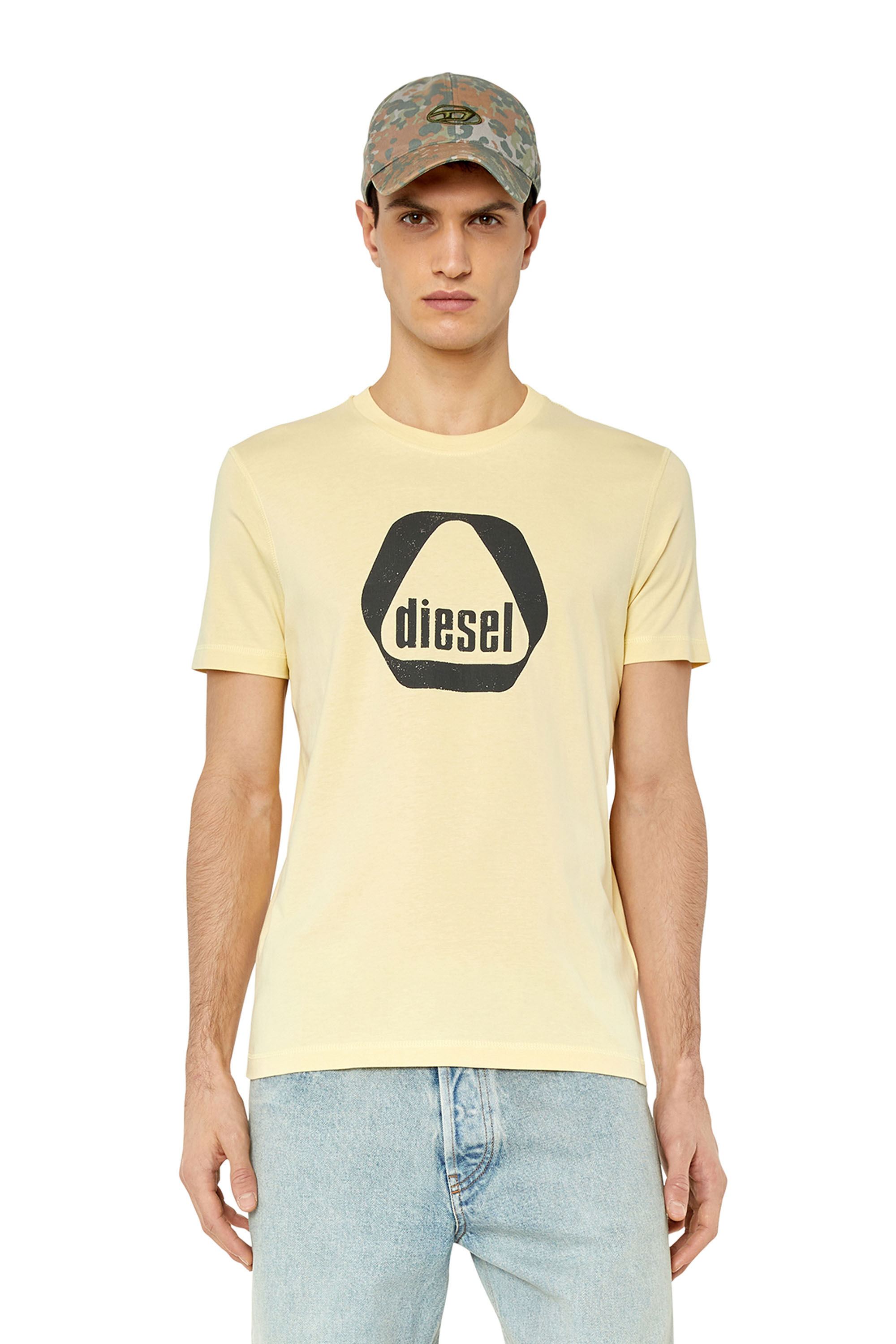 Diesel - T-DIEGOR-G10, T-shirt avec imprimé logo utility Homme in Beige - 3