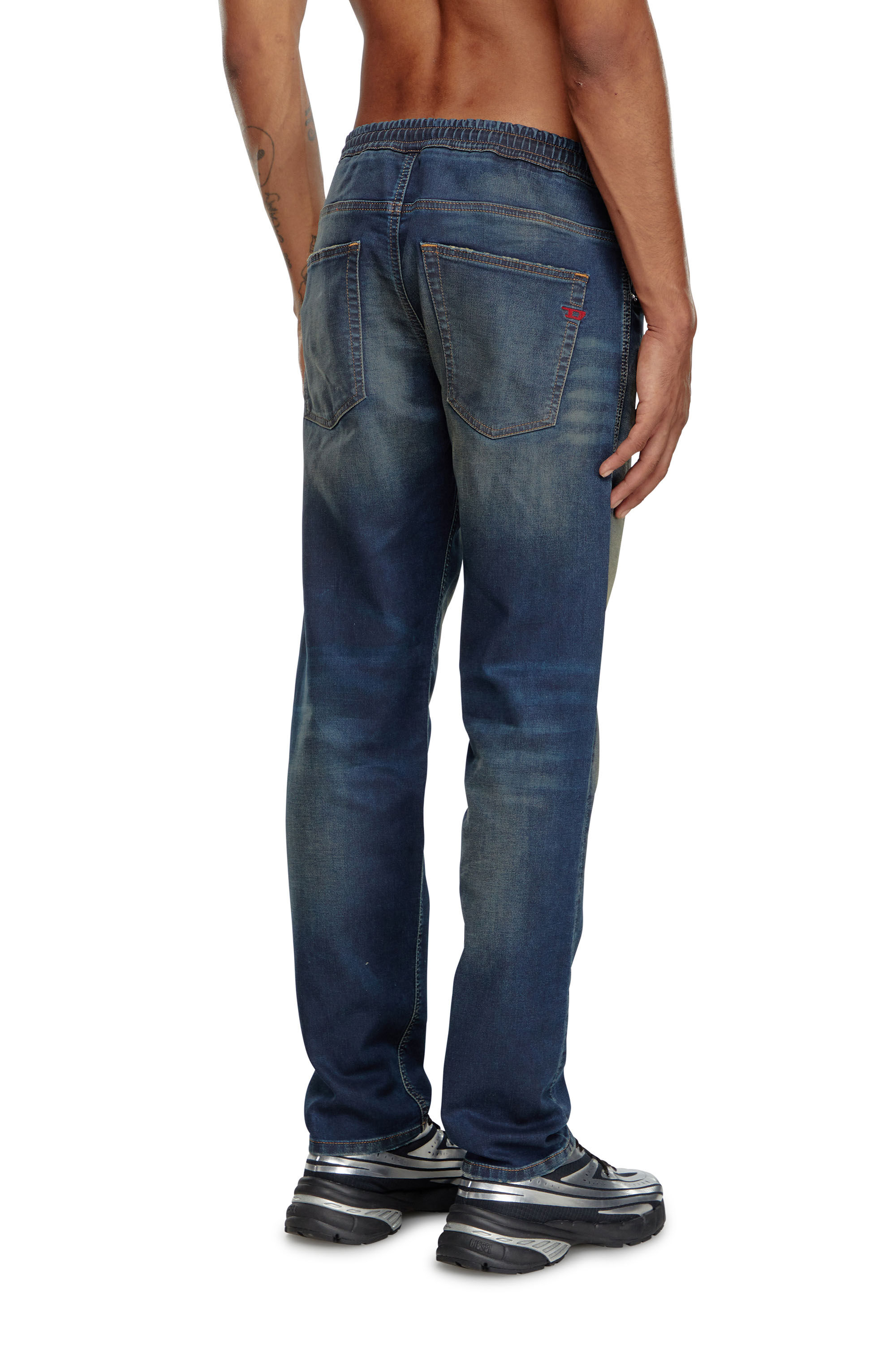 Diesel - Homme Tapered 2030 D-Krooley Joggjeans® 09J34, Bleu Foncé - Image 4