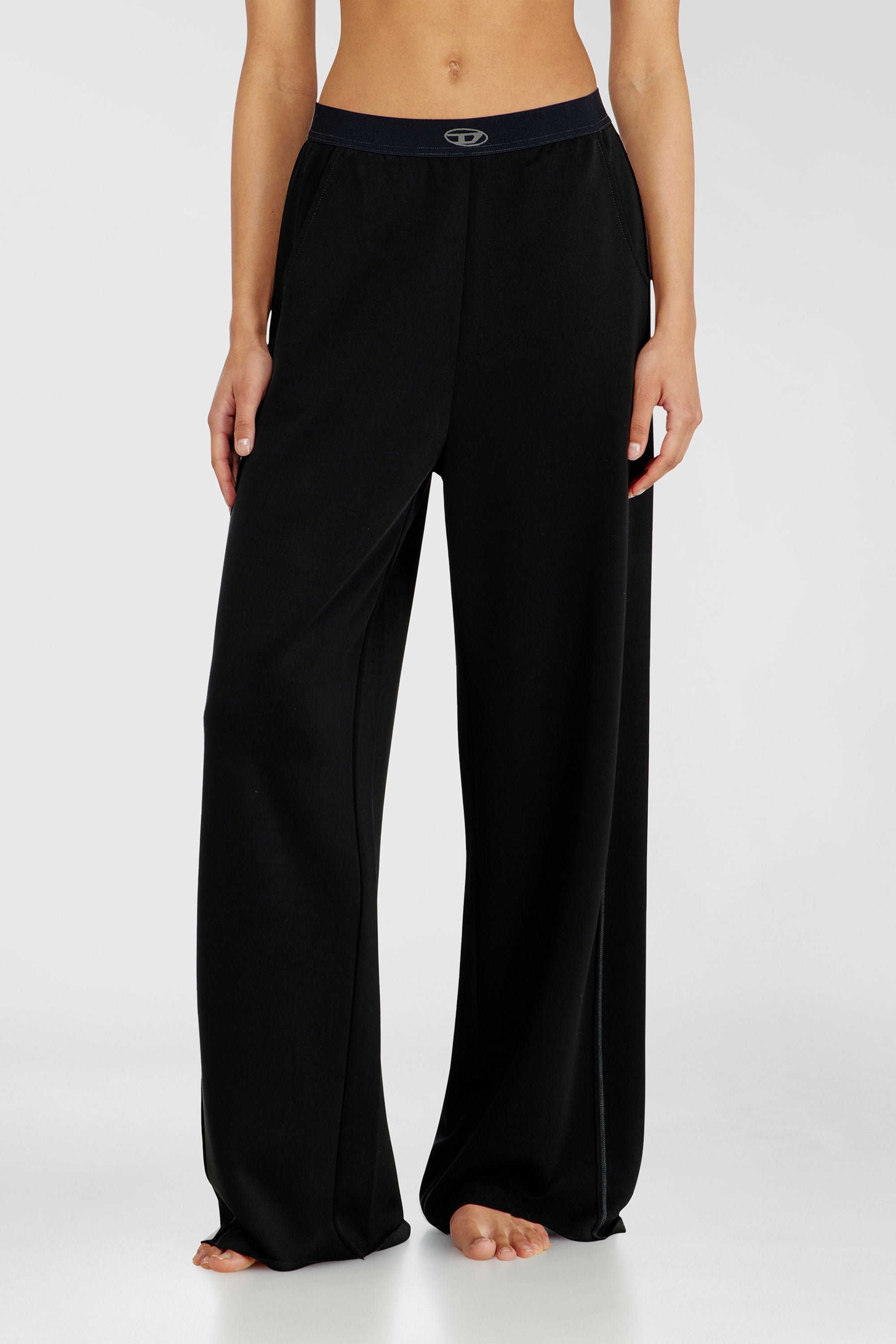 Diesel - ALYSA-UTLT, Pantalon de surv&ecirc;tement en scuba stretch l&eacute;ger Femme in Noir - 3