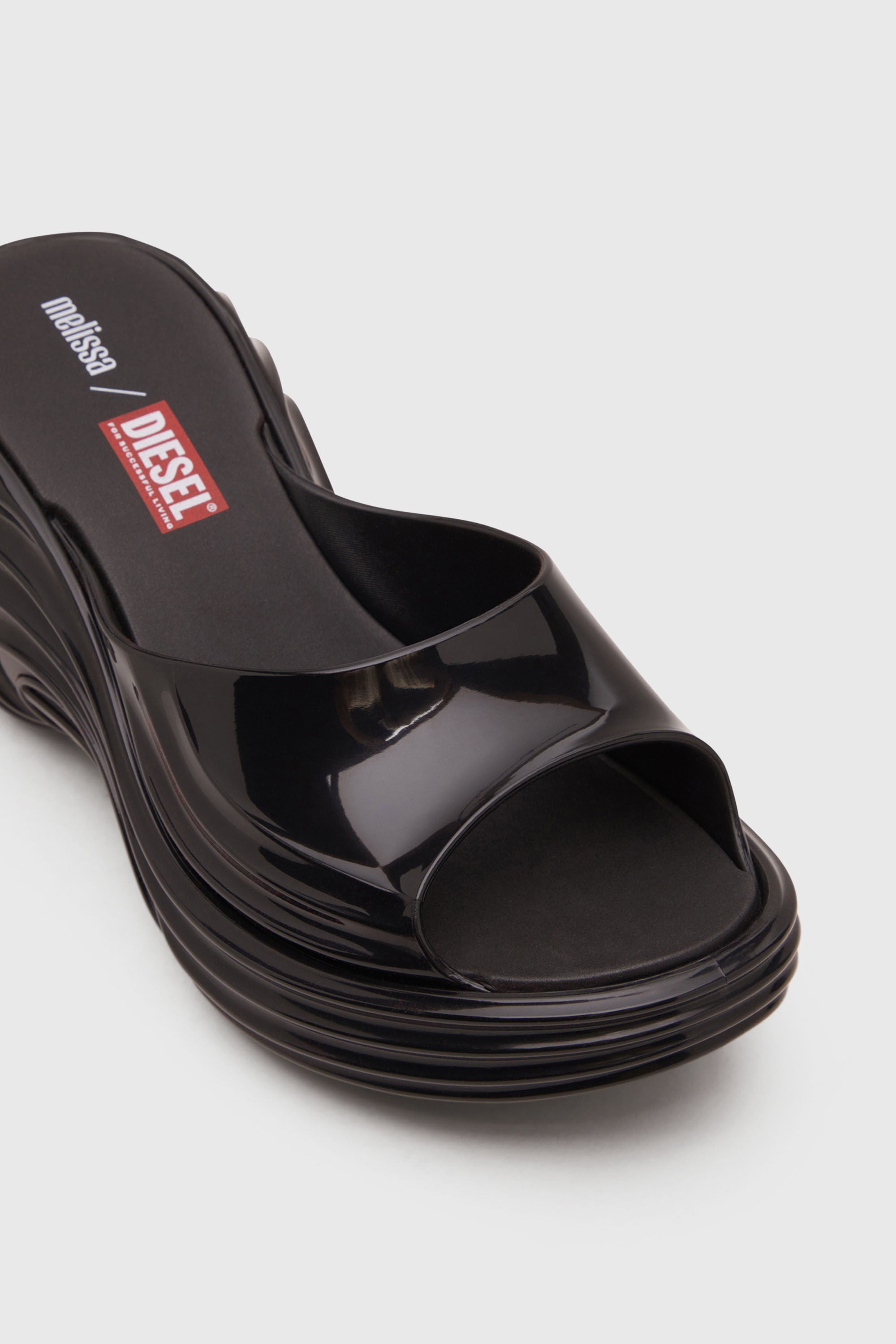 Diesel - MELISSA QUANTUM PLATFORM, Mule &agrave; plateforme en Melflex&reg; Femme in Noir - 6