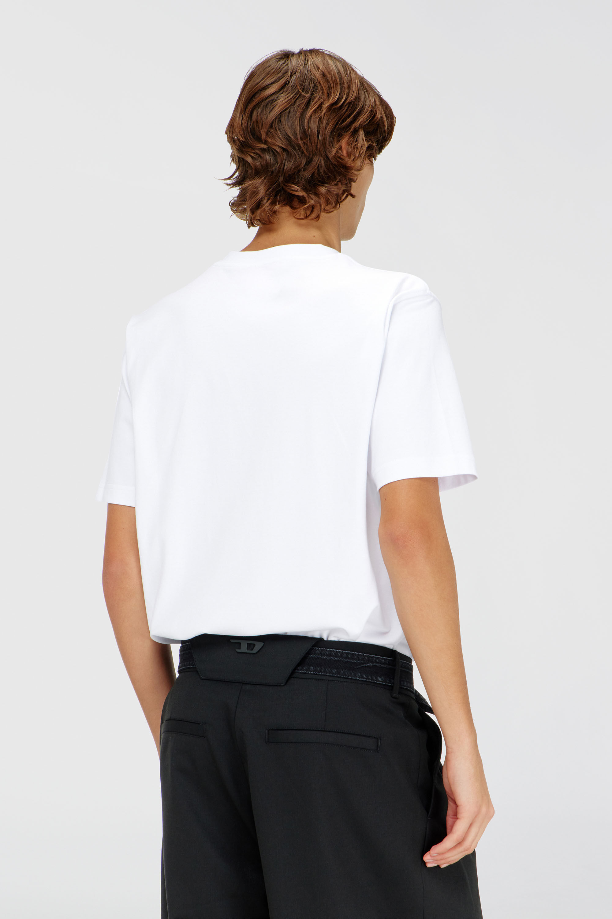 Diesel - T-ADJUST-V-MICRODIV, T-shirt &agrave; col en V avec micro logo brod&eacute; Homme in ToBeDefined - 4