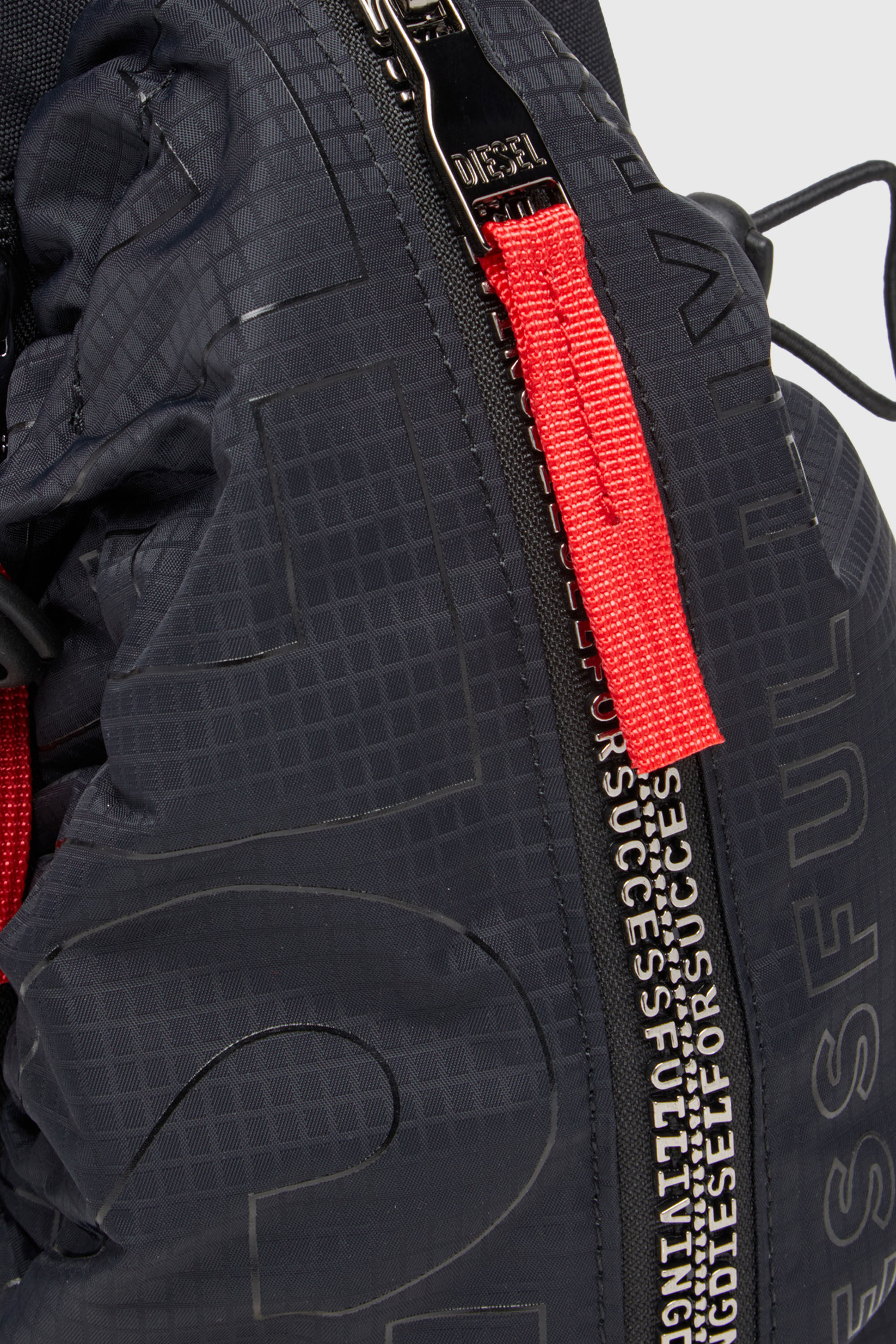 Diesel - ZIP-D CROSSBODY X, Zip-D-Sac &agrave; bandouli&egrave;re en jacquard &agrave; carreaux Homme in Noir - 5