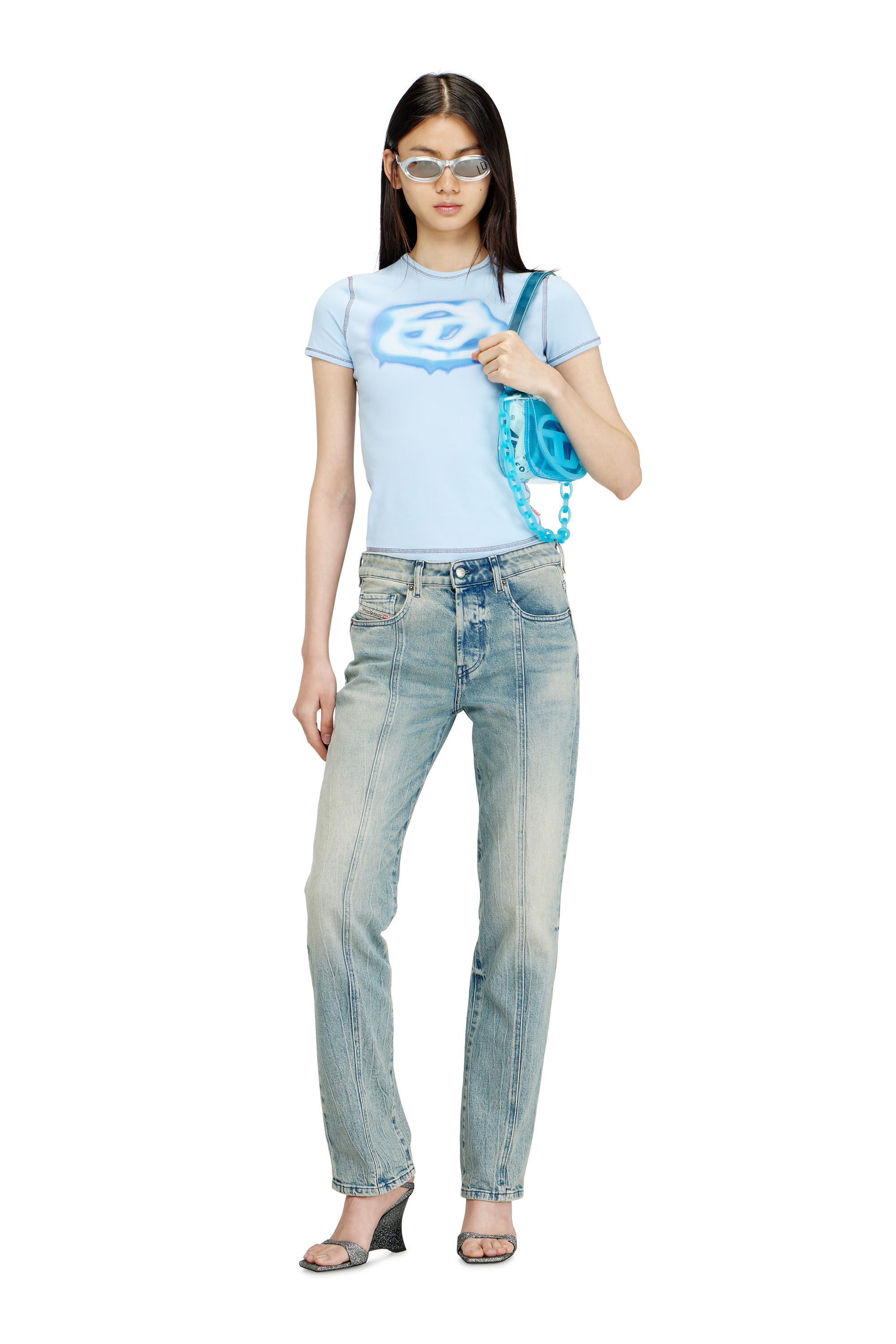 Diesel - T-UNCUTIES-LONG-S3, T-shirt slim avec logo effet graffiti Femme in Bleu - 1