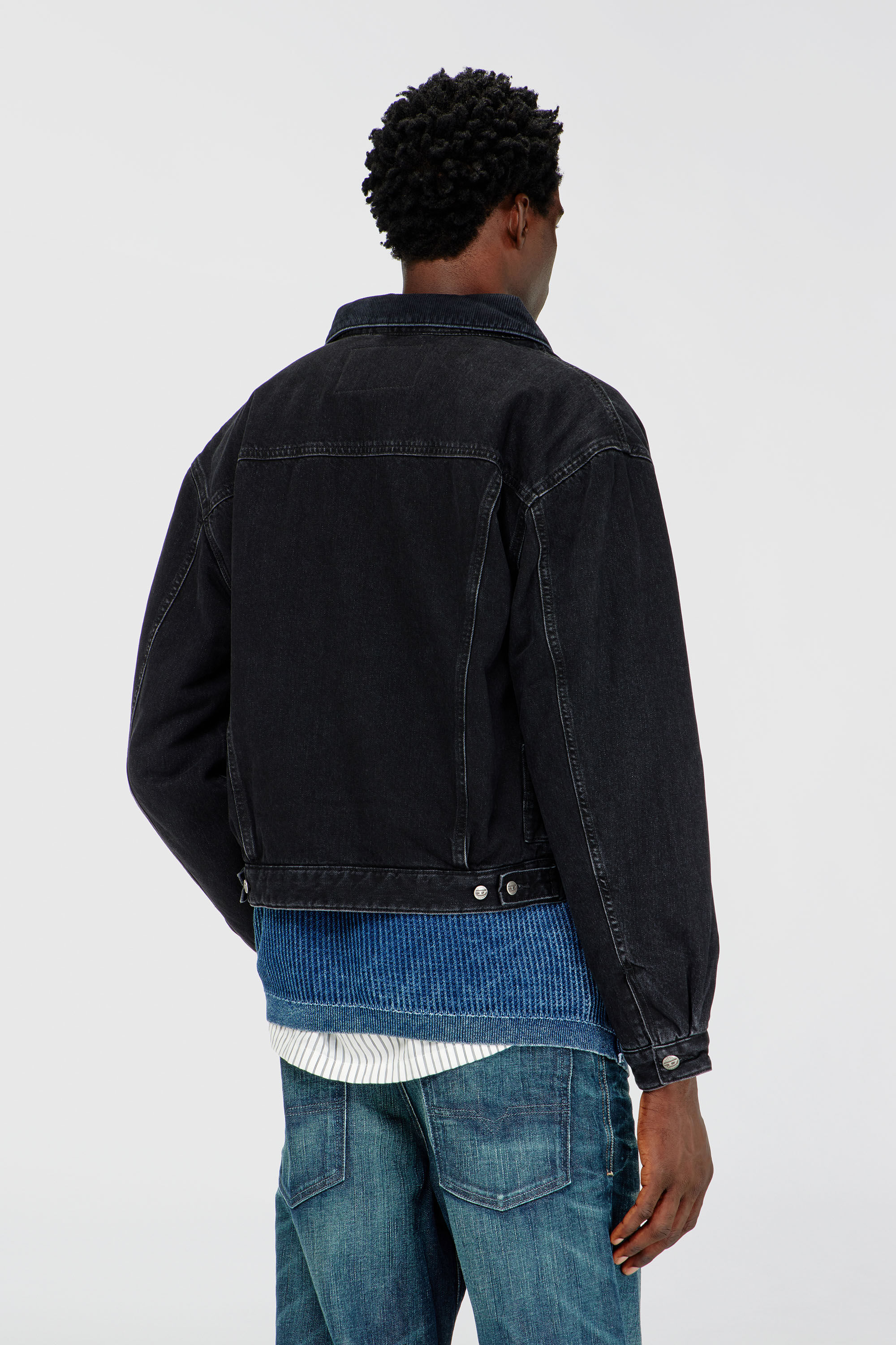 Diesel - D-RANGER-T, Veste rembourr&eacute;e de camionneur en denim Mixte in Noir - 4