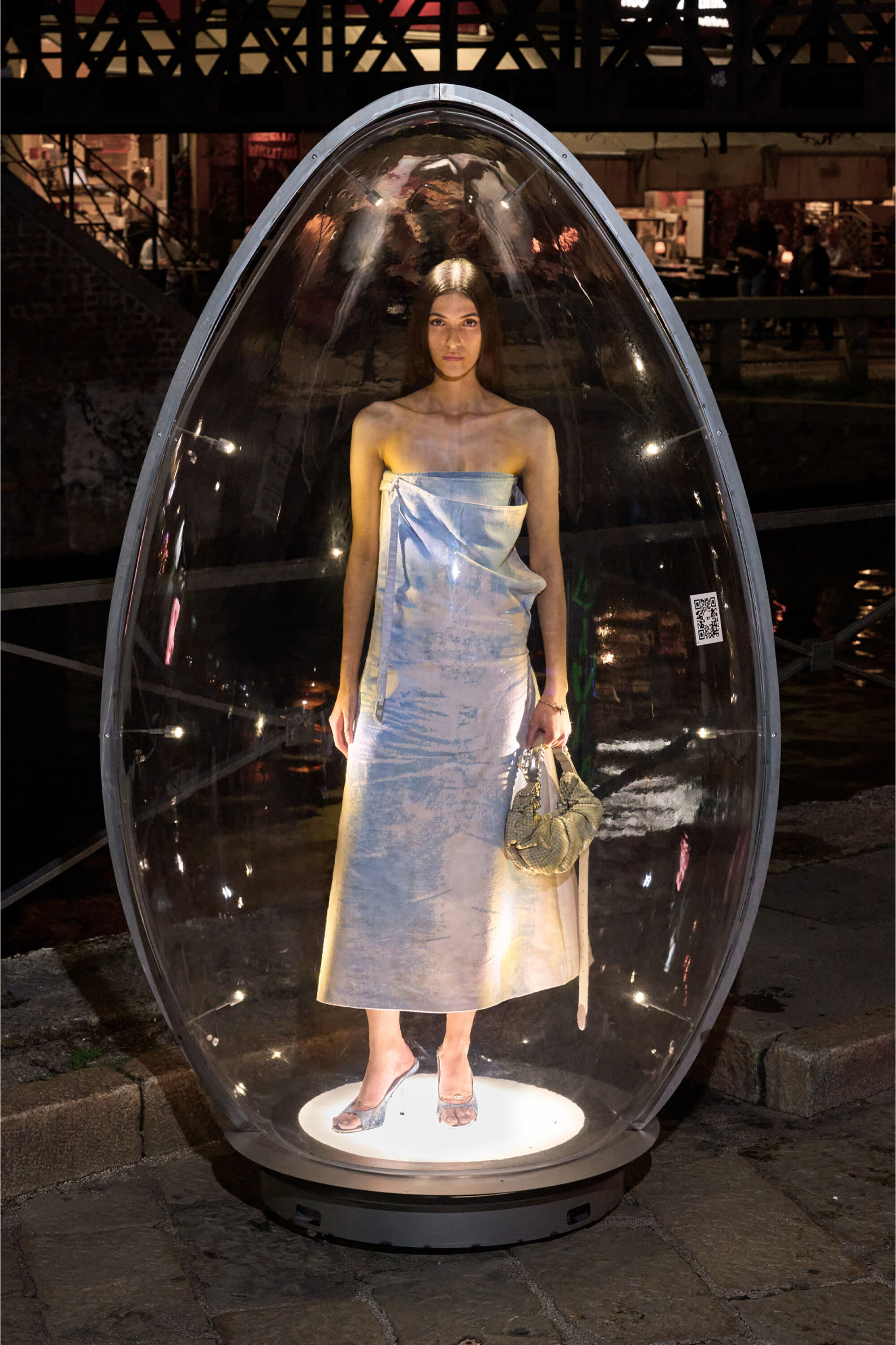 Diesel - GRAB-D HOBO S, Grab-D-Sac hobo froiss&eacute; en cuir textur&eacute; Femme in Beige - 6