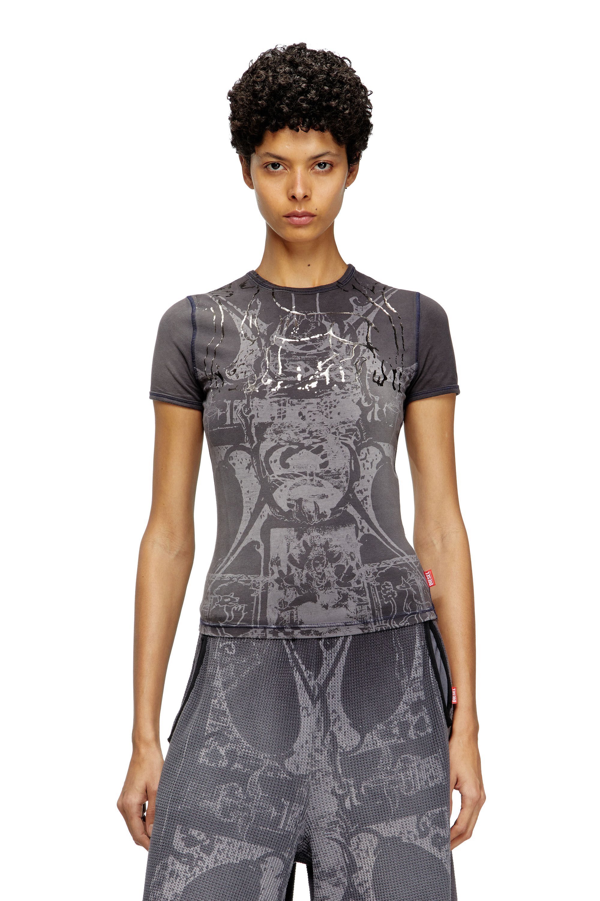Diesel - T-UNCUTIES-LONG-R6, T-shirt avec imprimé métallisé Femme in Noir - 3