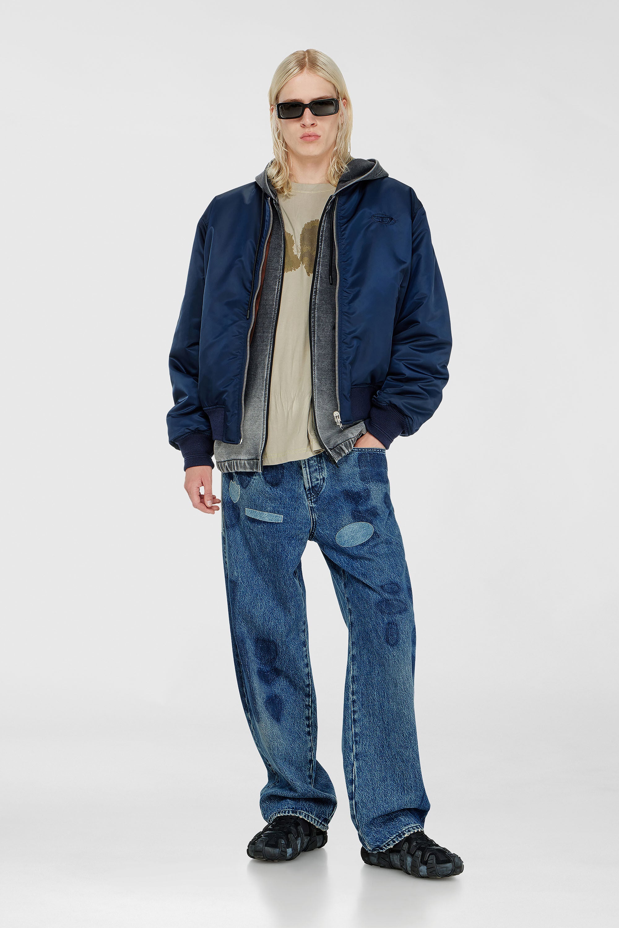 Diesel - W-TYPE-D1, Blouson aviateur rembourr&eacute; avec broderie Oval D Homme in Bleu - 1