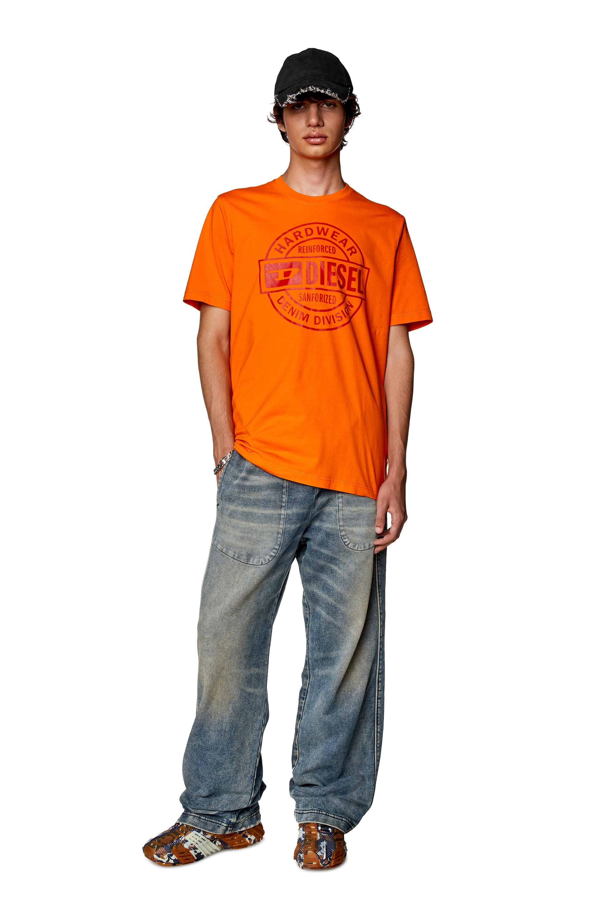 Diesel - T-JUST-L21, T-shirt avec imprimé Diesel Hardwear Homme in Orange - 1