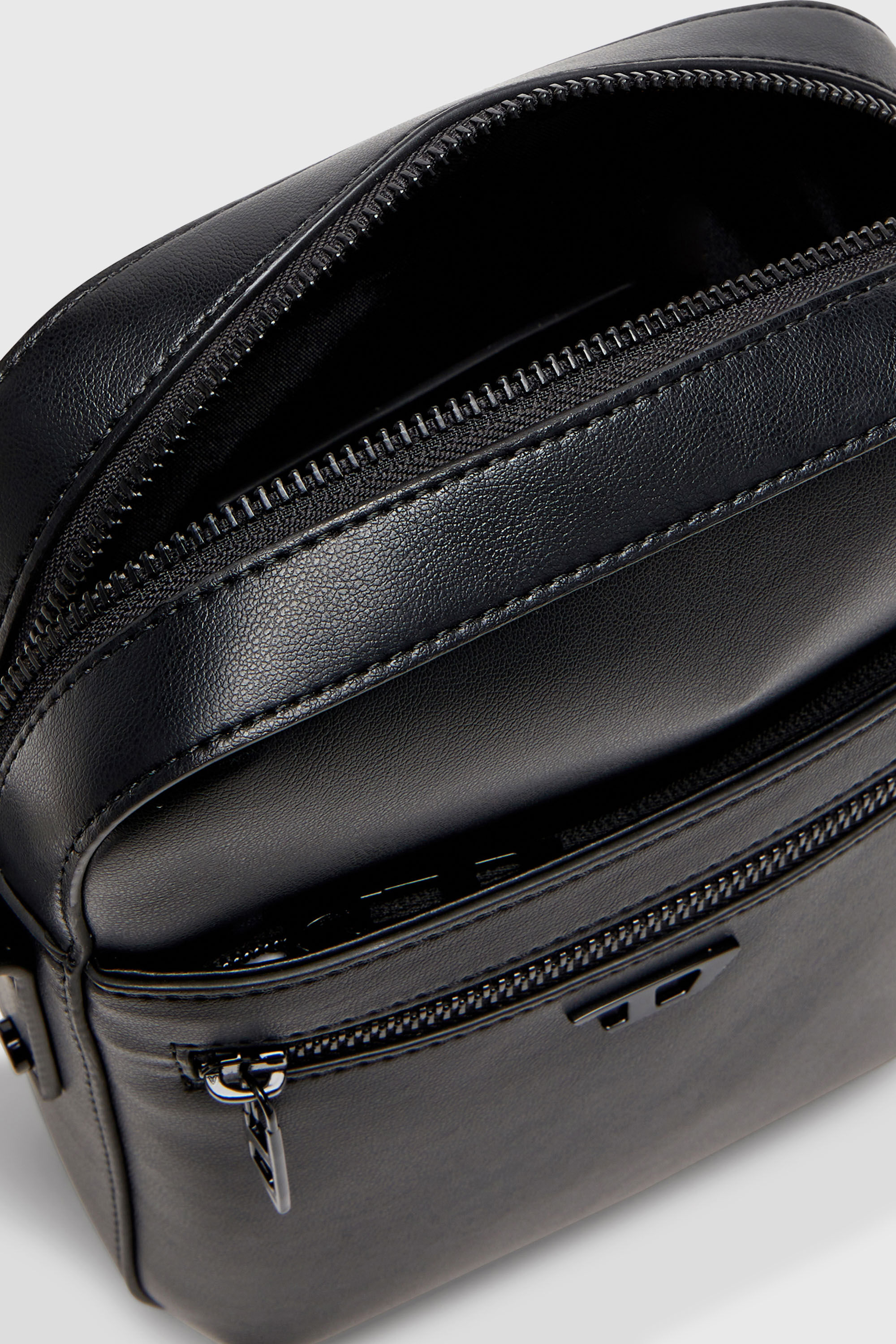 Diesel - RIVET-D CROSSBODY, Rivet-D - Sac bandouli&egrave;re en PU avec rivets Homme in Noir - 3