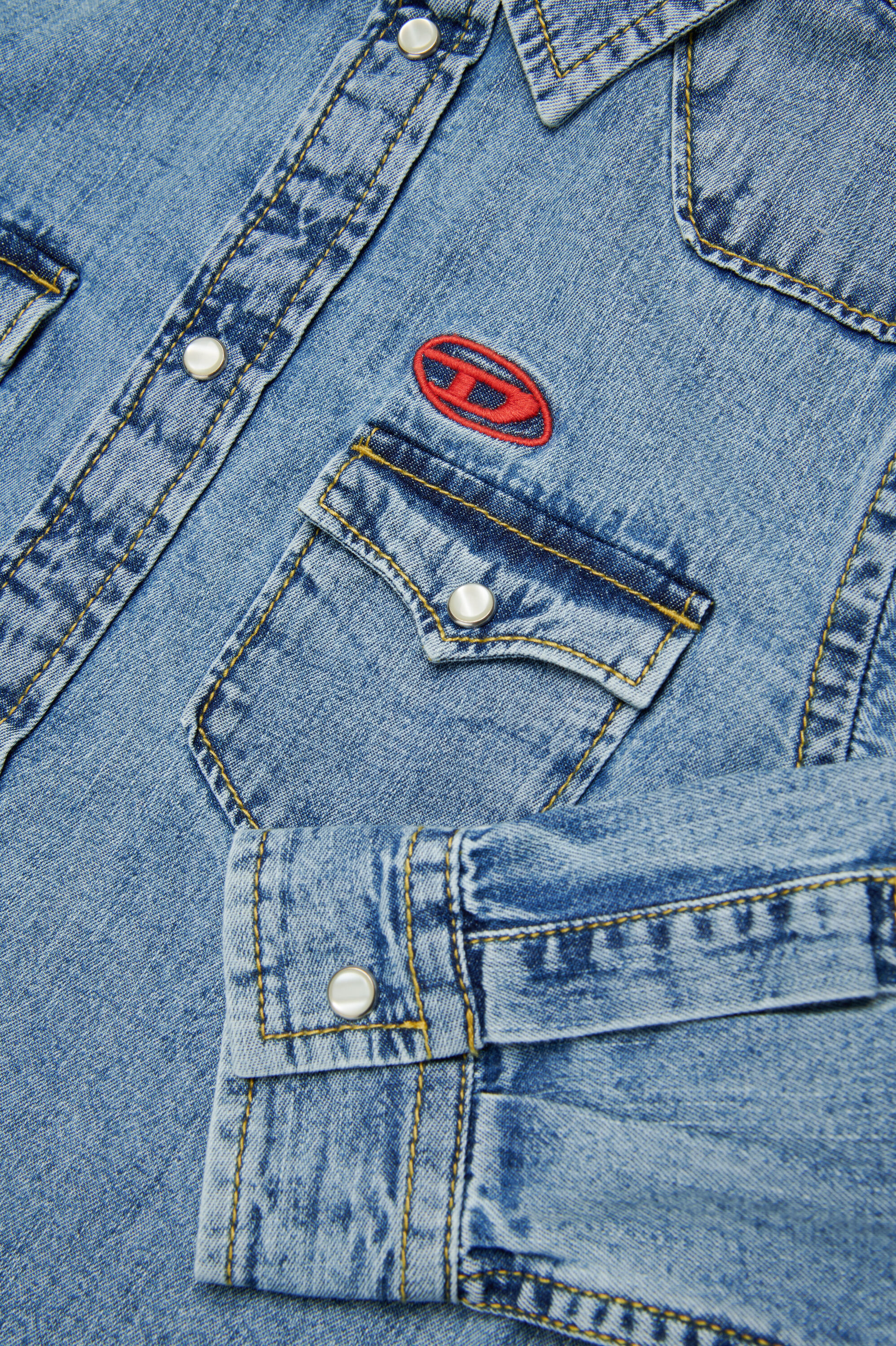 Diesel - CEKO, Chemise Western en denim avec broderie Oval D Homme in Bleu - 4