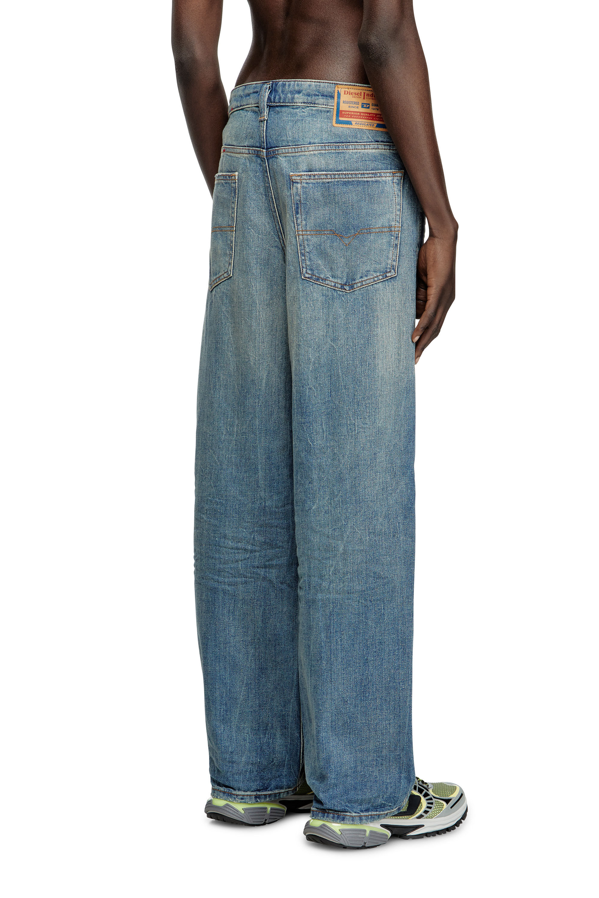 Diesel - Relaxed Jeans 2001 D-Macro 0CLBB Homme, Bleu moyen - Image 4