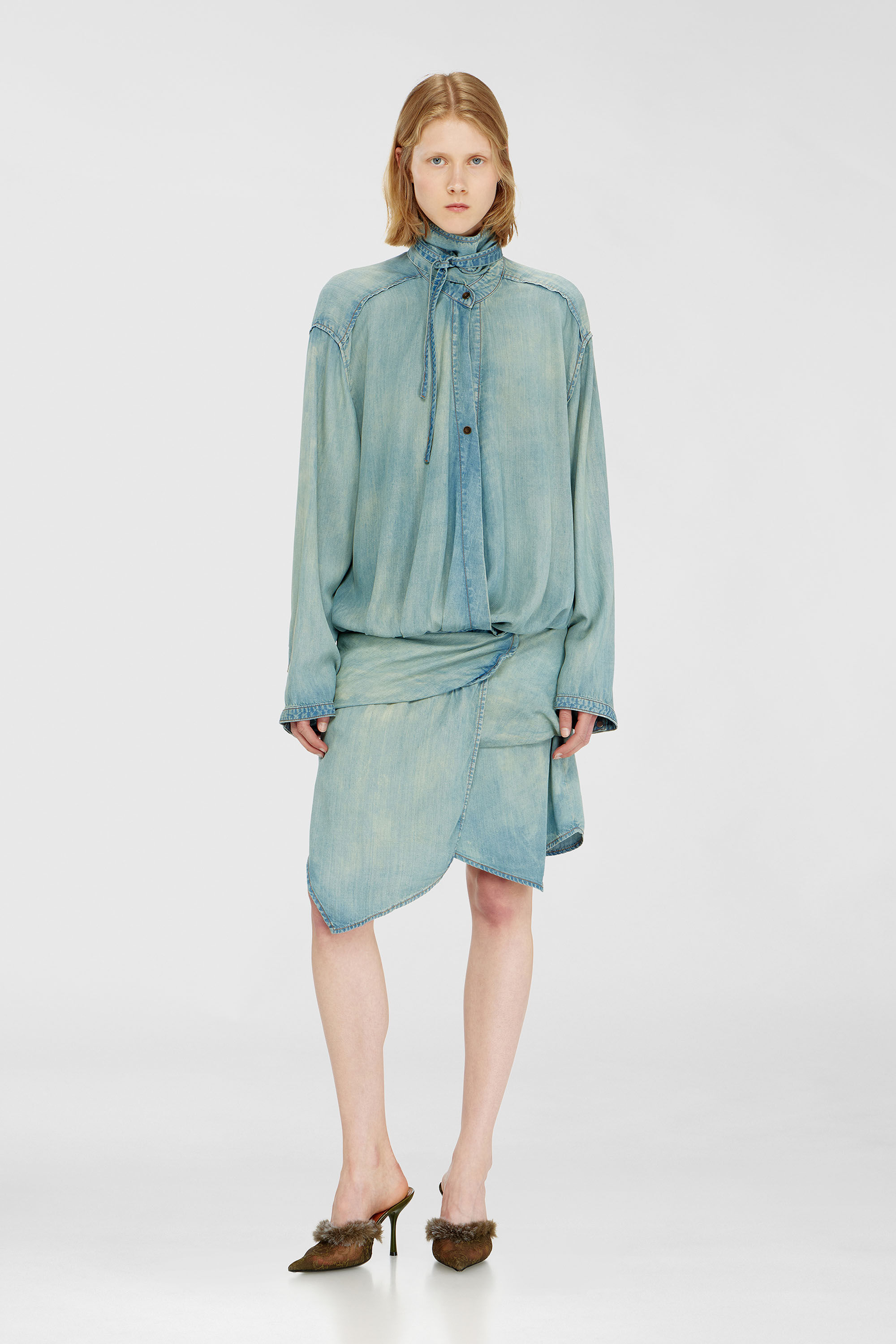 Diesel - DE-TILORA-S, Robe chemise en denim oversized drap&eacute;e Femme in Bleu - 3