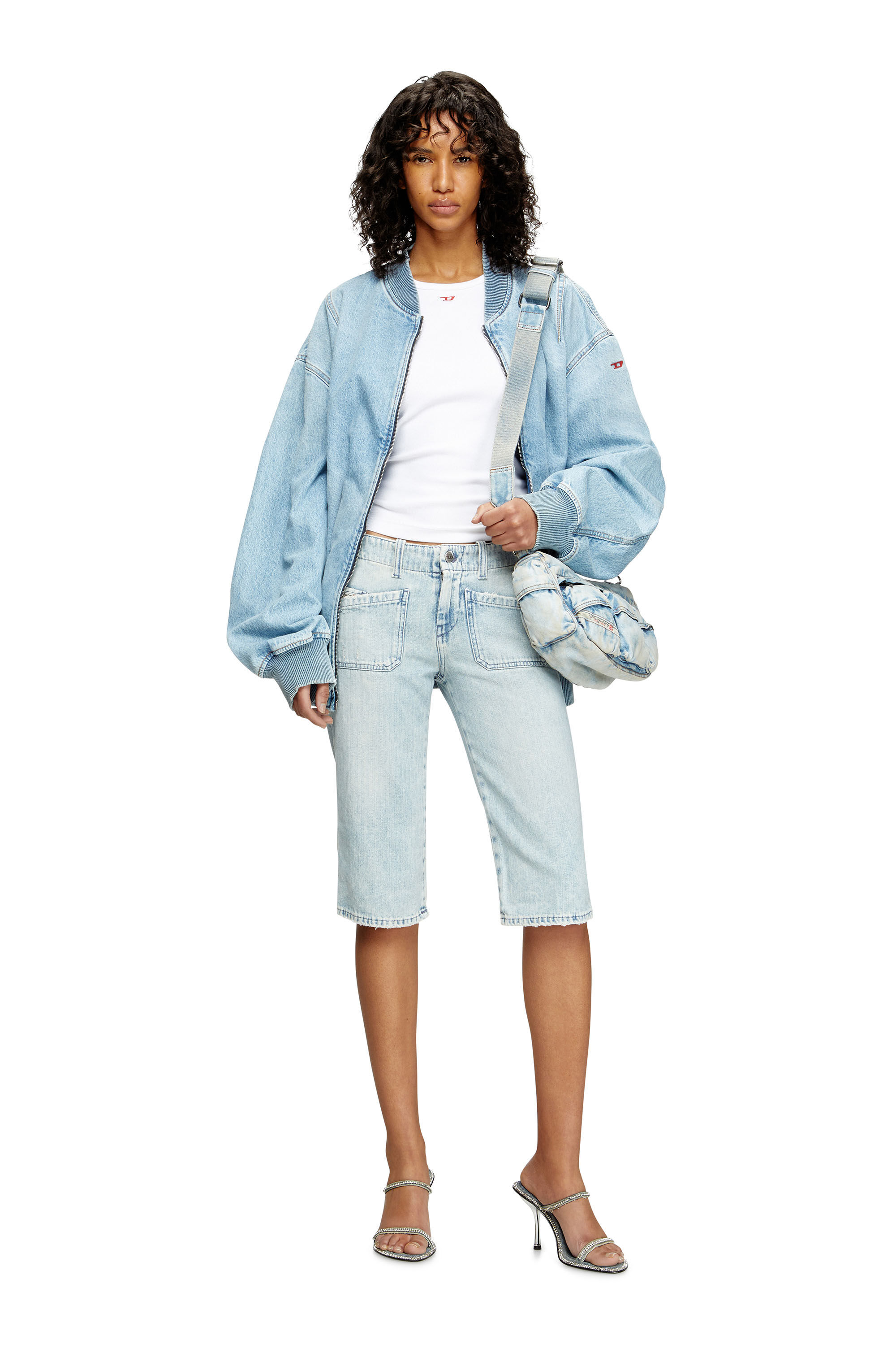 Diesel - DE-KEATE-SHORT, Short Capri en denim à chevrons Femme in Bleu - 1