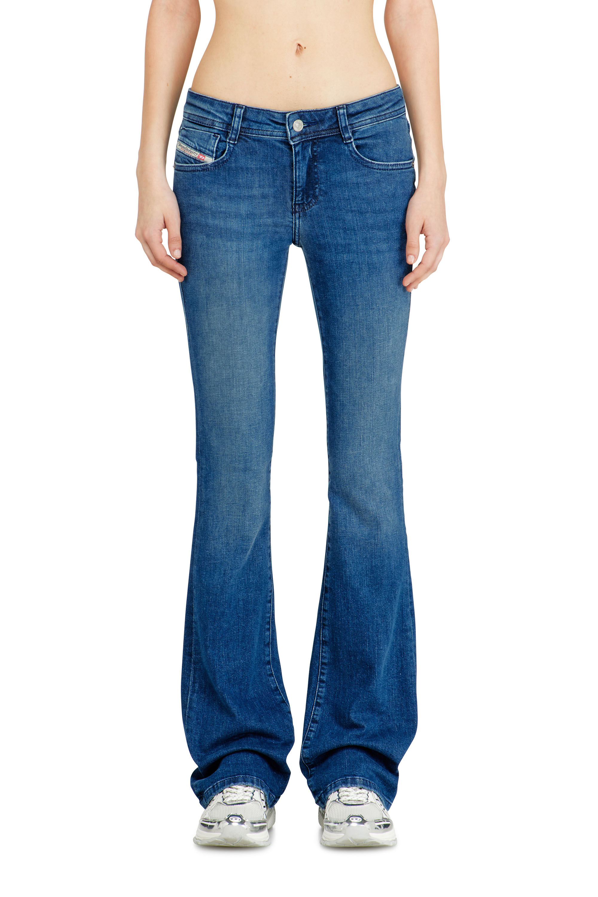 Diesel - Bootcut Jeans 1969 D-Ebbey 0ADBB Femme, Bleu moyen - Image 3
