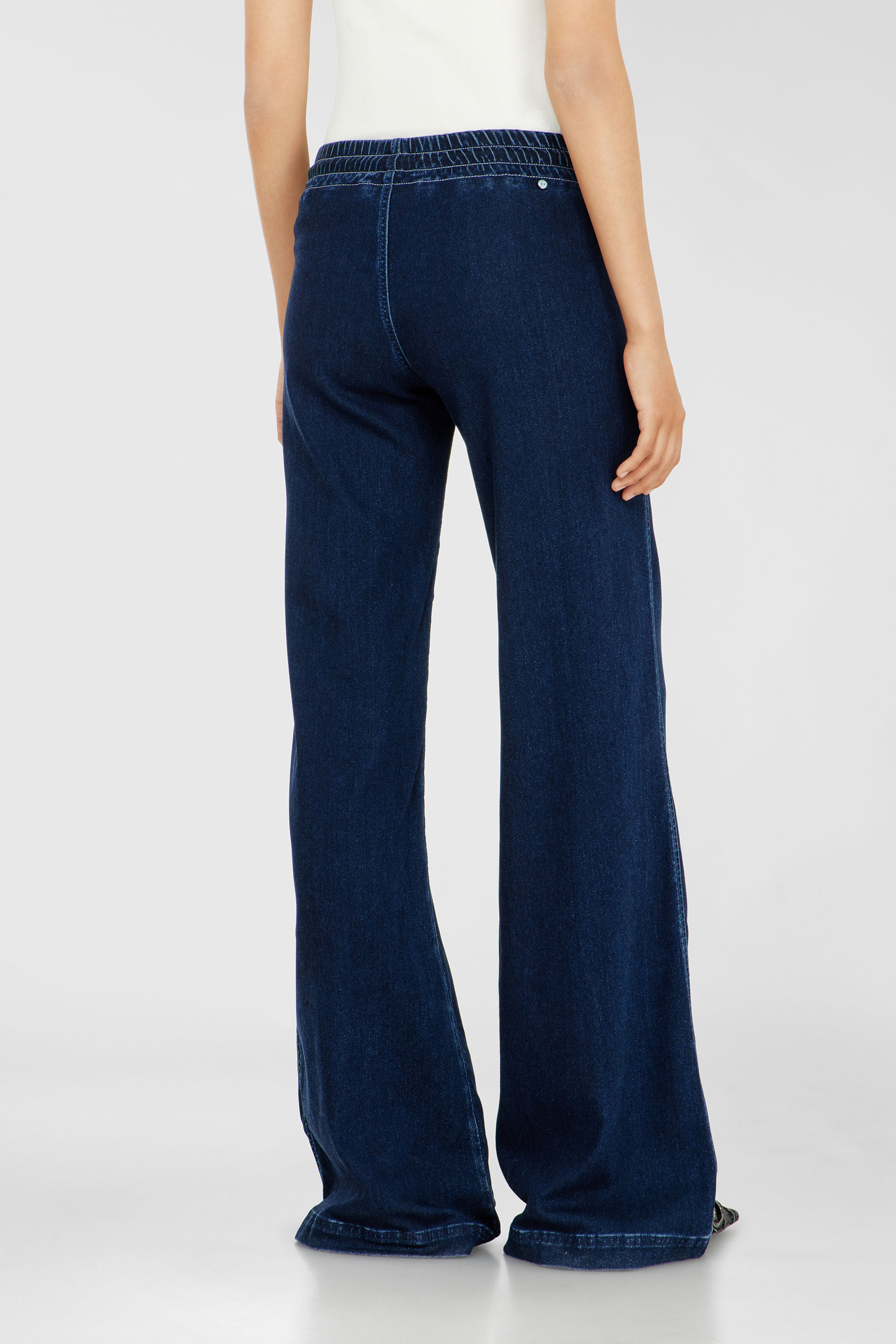 Diesel - Relaxed 2078 D-Ainty Joggjeans&reg; 09P96 Femme, Bleu Fonc&eacute; - Image 3