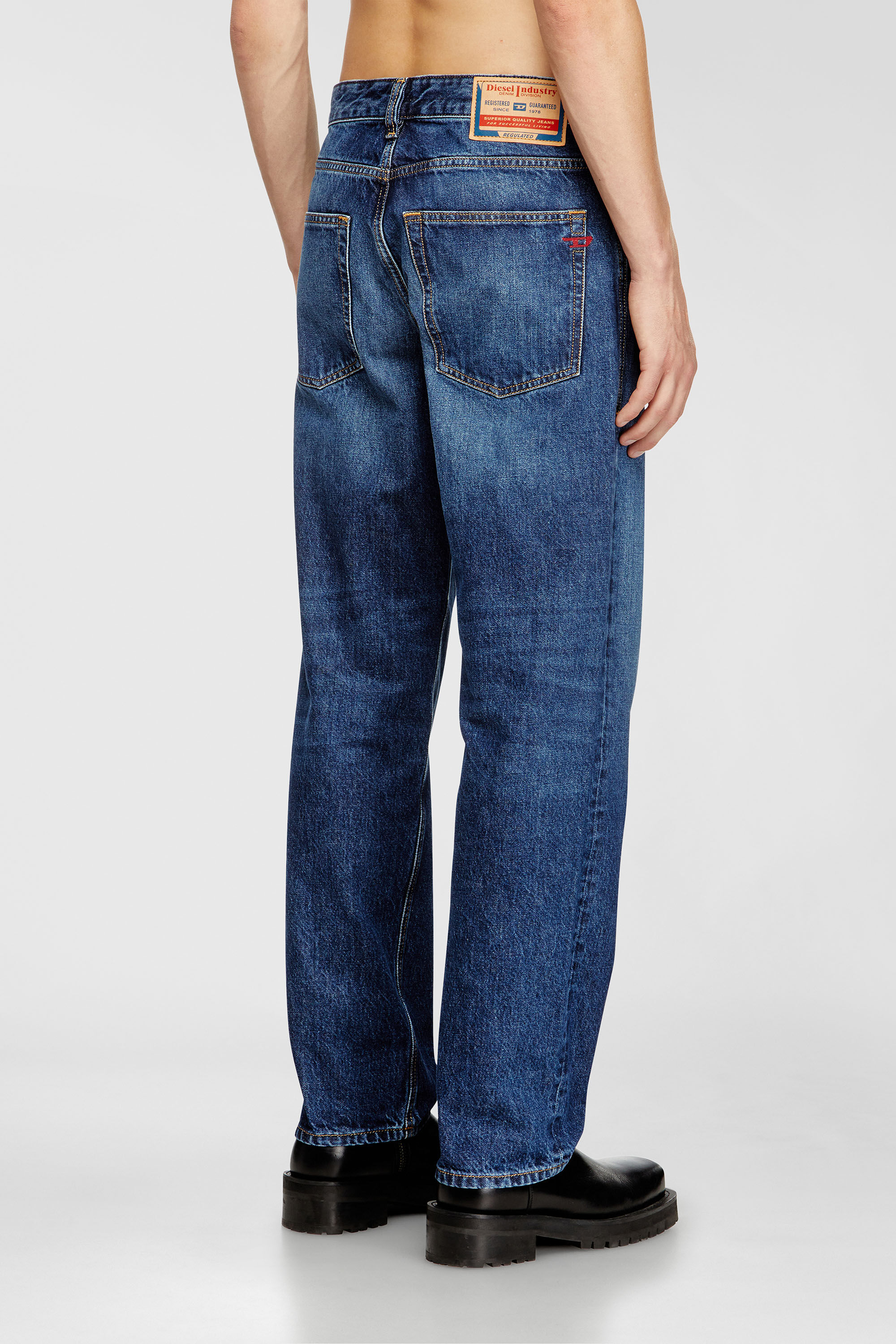 Diesel - Regular Jeans 2024 D-Macs 09I27 Homme, Bleu moyen - Image 3