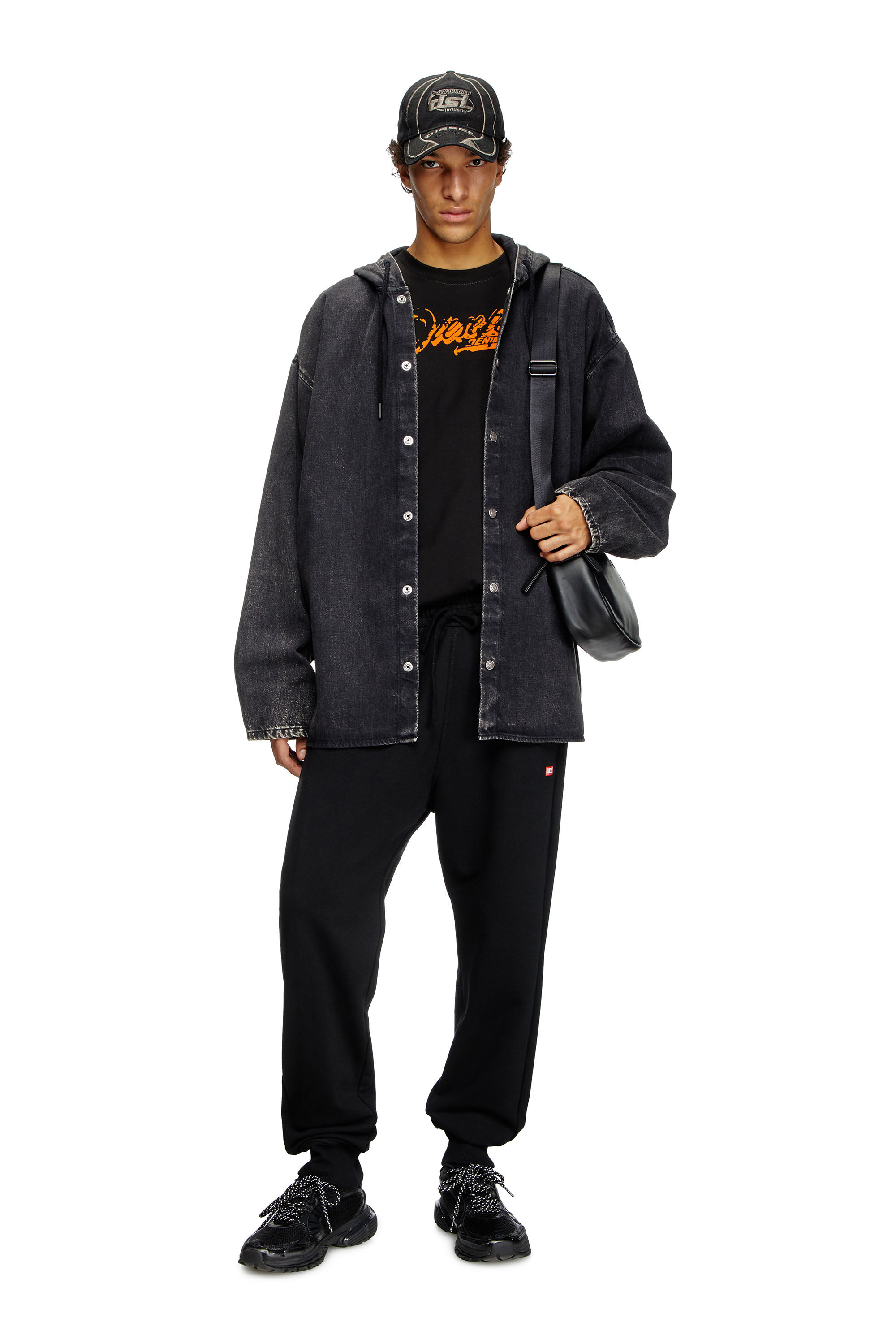 Diesel - T-ADJUST-R7, T-shirt avec logo floqué effet vieilli Homme in Noir - 1