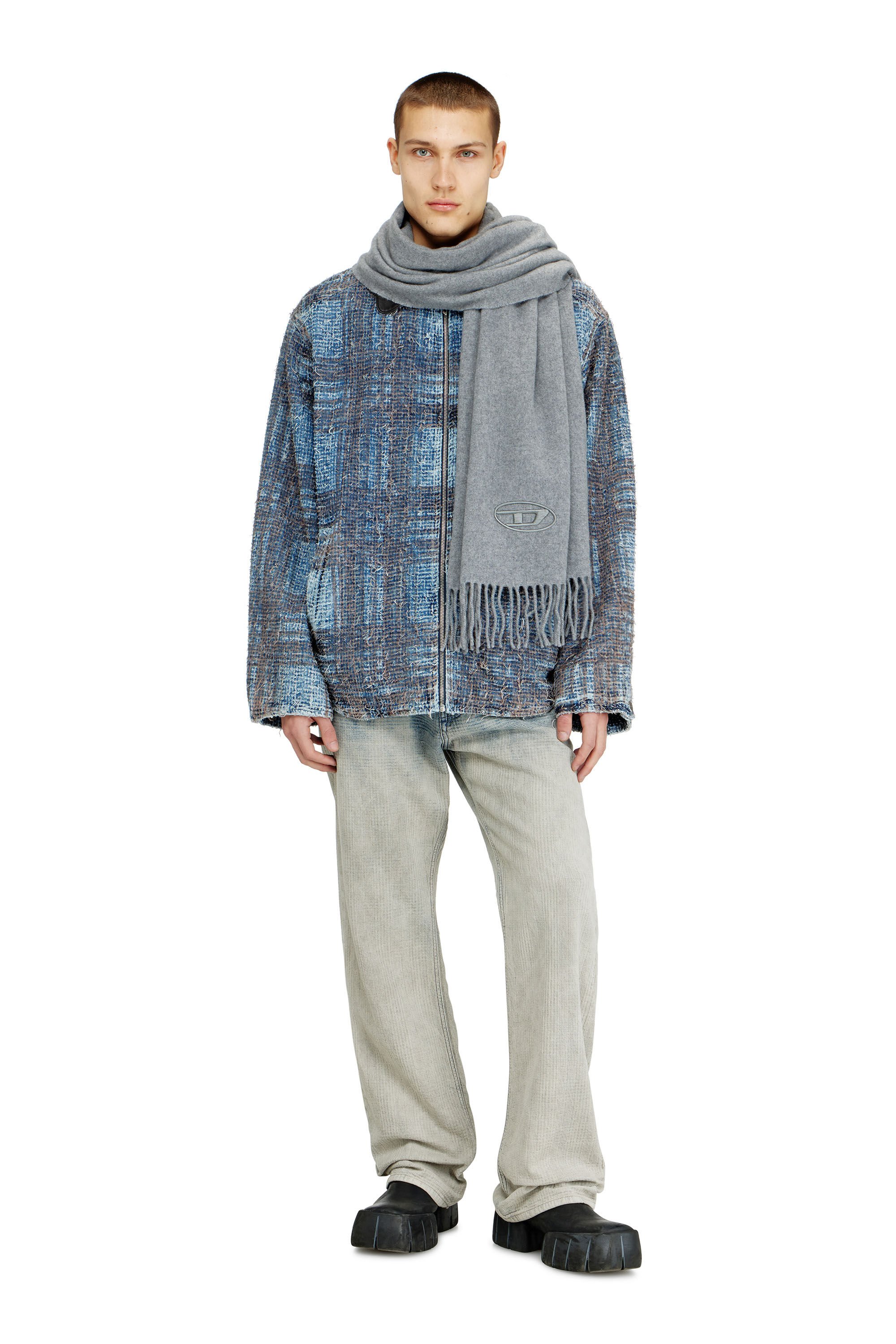 Diesel - S-IMON-D-LONG, &Eacute;charpe en m&eacute;lange de laine &agrave; bords frang&eacute;s Homme in Gris - 4