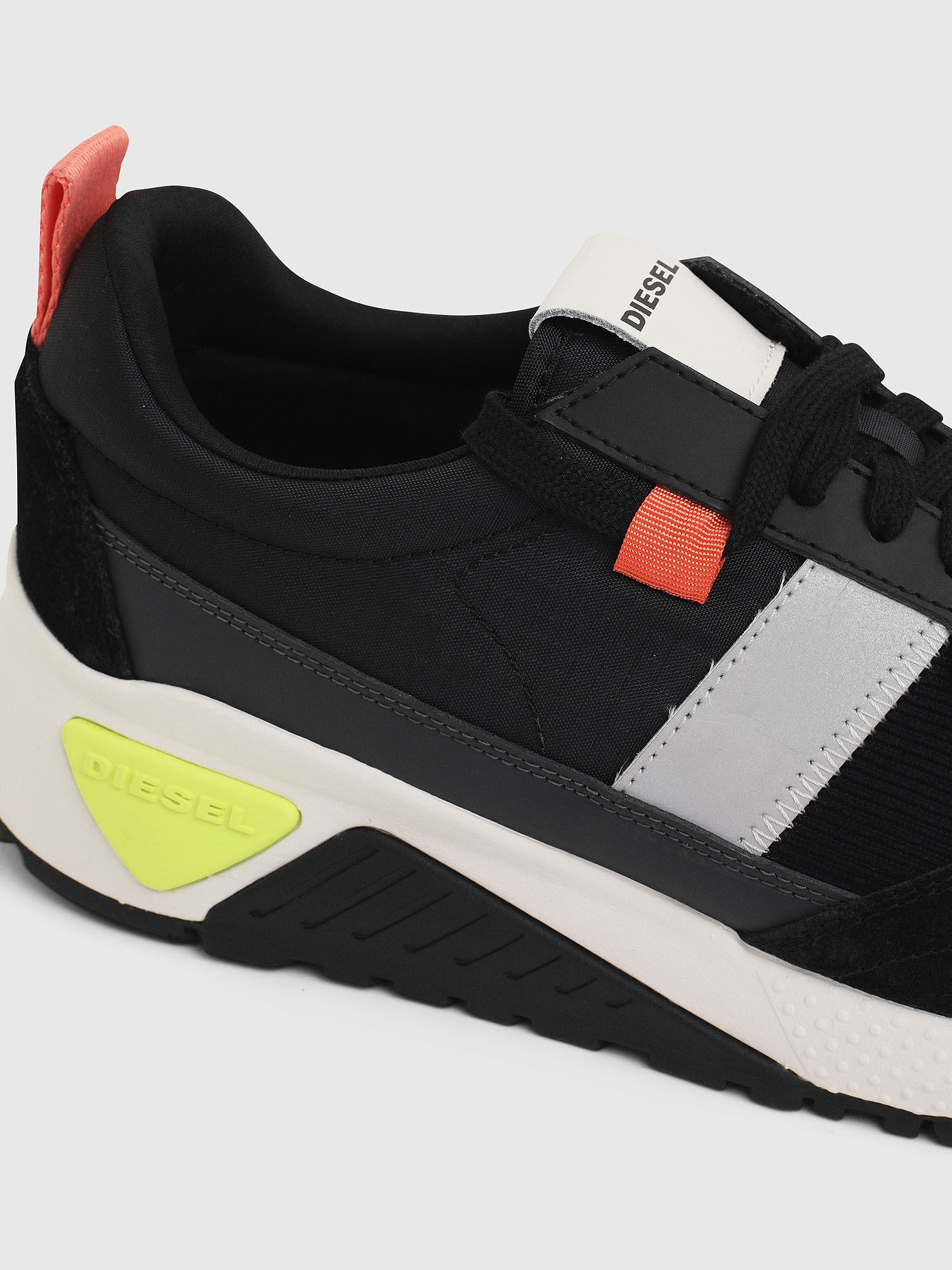 Diesel - S-KB LOW RUN, Sneakers en nylon indéchirable et cuir suédé Homme in Noir - 4