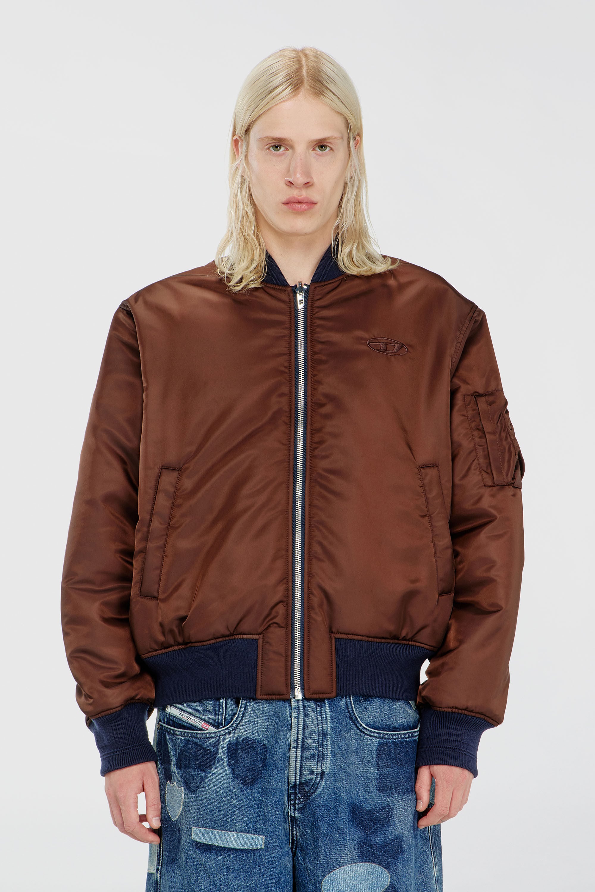 Diesel - W-TYPE-D1, Blouson aviateur rembourr&eacute; avec broderie Oval D Homme in Bleu - 7