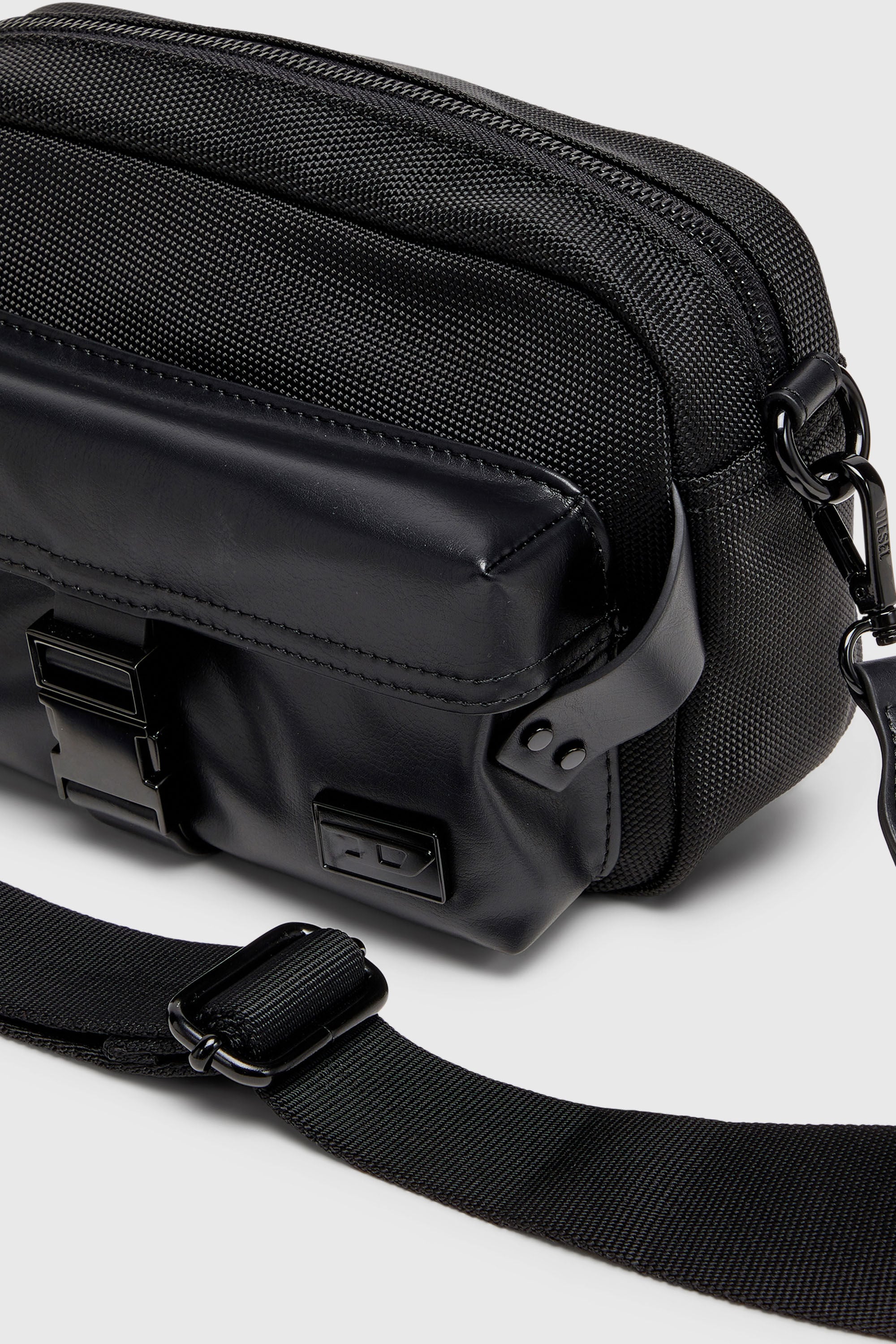 Diesel - MULTI-PKTS CAMERA BAG X, Multi-Pkts - Sac bandouli&egrave;re en nylon avec poche &agrave; rabat Mixte in Noir - 5