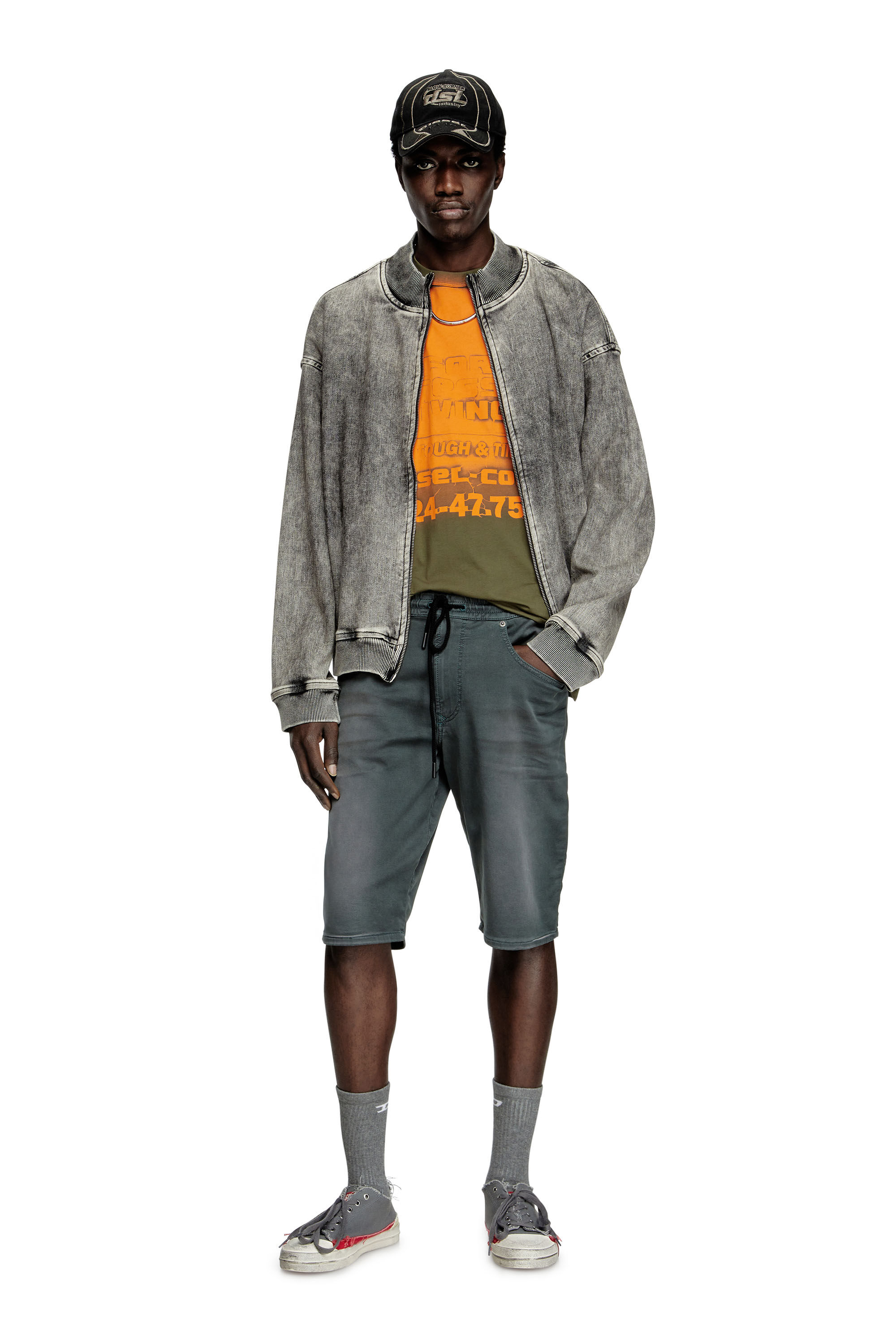 Diesel - 2033 D-KROOLEY-SHORT JOGG, Short chino en JoggJeans Homme in Gris - 1