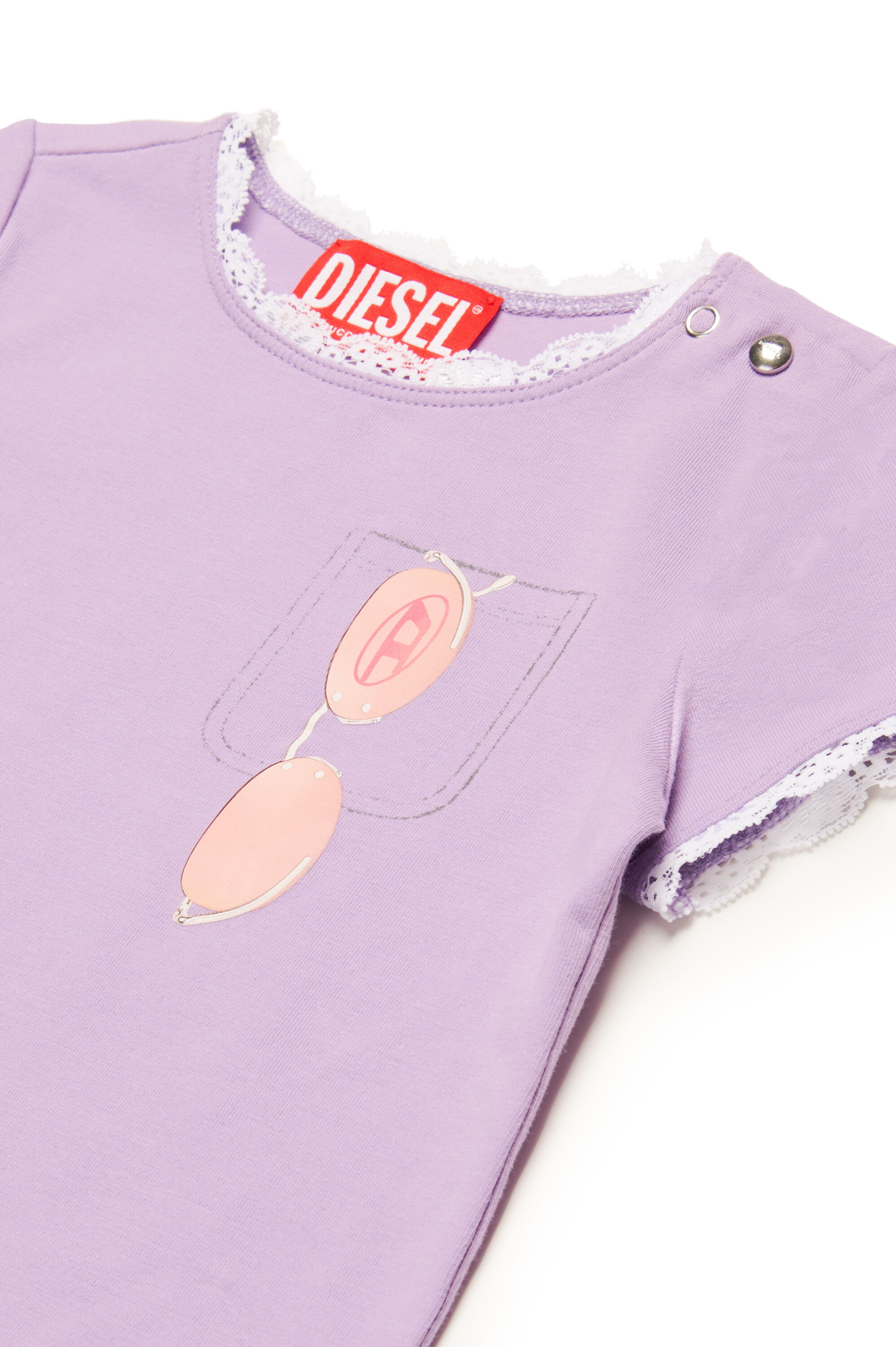 Diesel - TLUCIB, T-shirt avec finitions en dentelle et imprimé lunettes de soleil Femme in Violet - 3