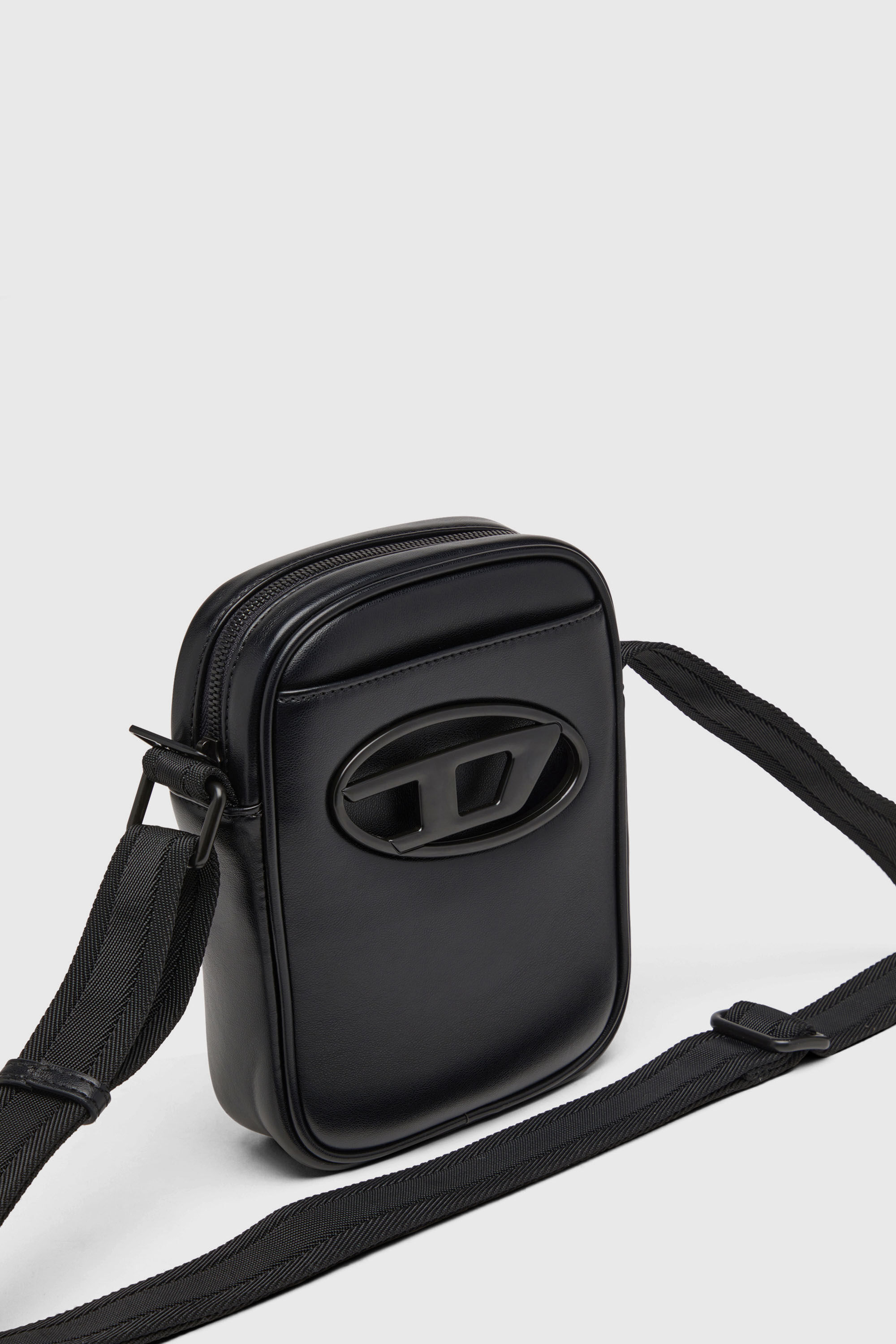 Diesel - HOLI-D CROSSBODY, Holi-D-Sac &agrave; bandouli&egrave;re en PU et n&eacute;opr&egrave;ne Homme in Noir - 5