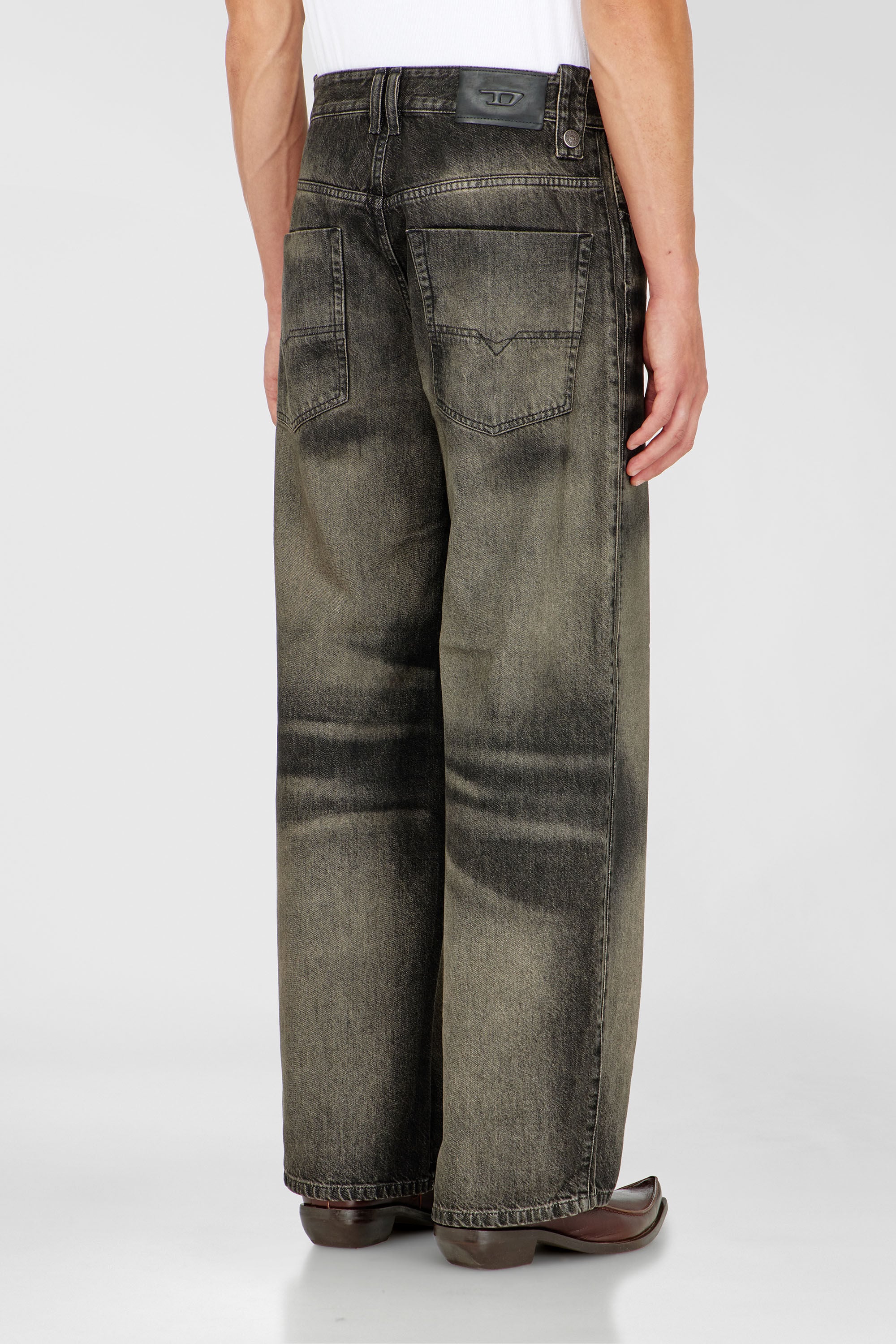 Diesel - Relaxed Jeans 1982 D-Hakou 09R33 Mixte, Noir/Gris fonc&eacute; - Image 5