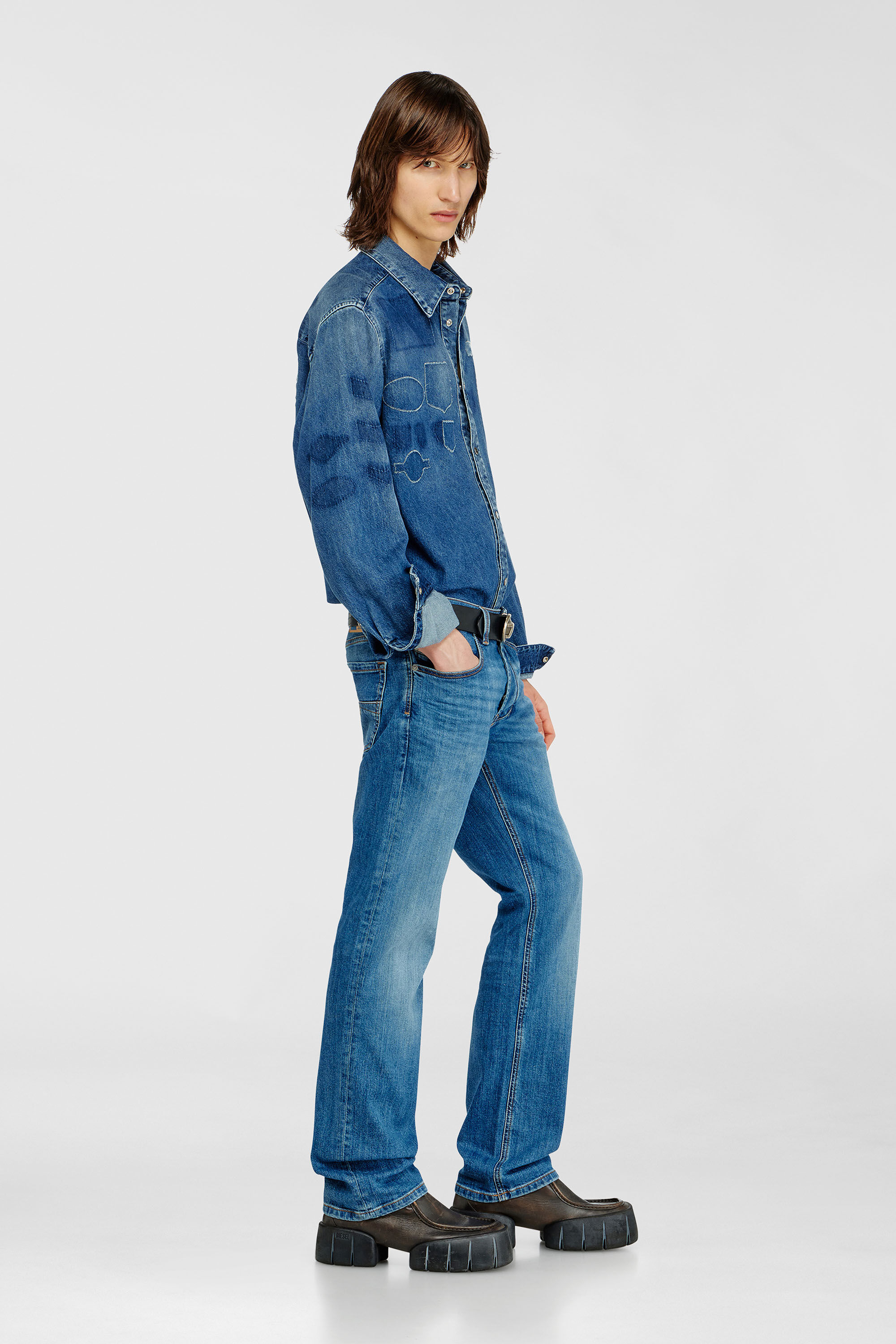 Diesel - Regular Jeans 1985 Larkee 0KIAL Homme, Bleu Clair - Image 2