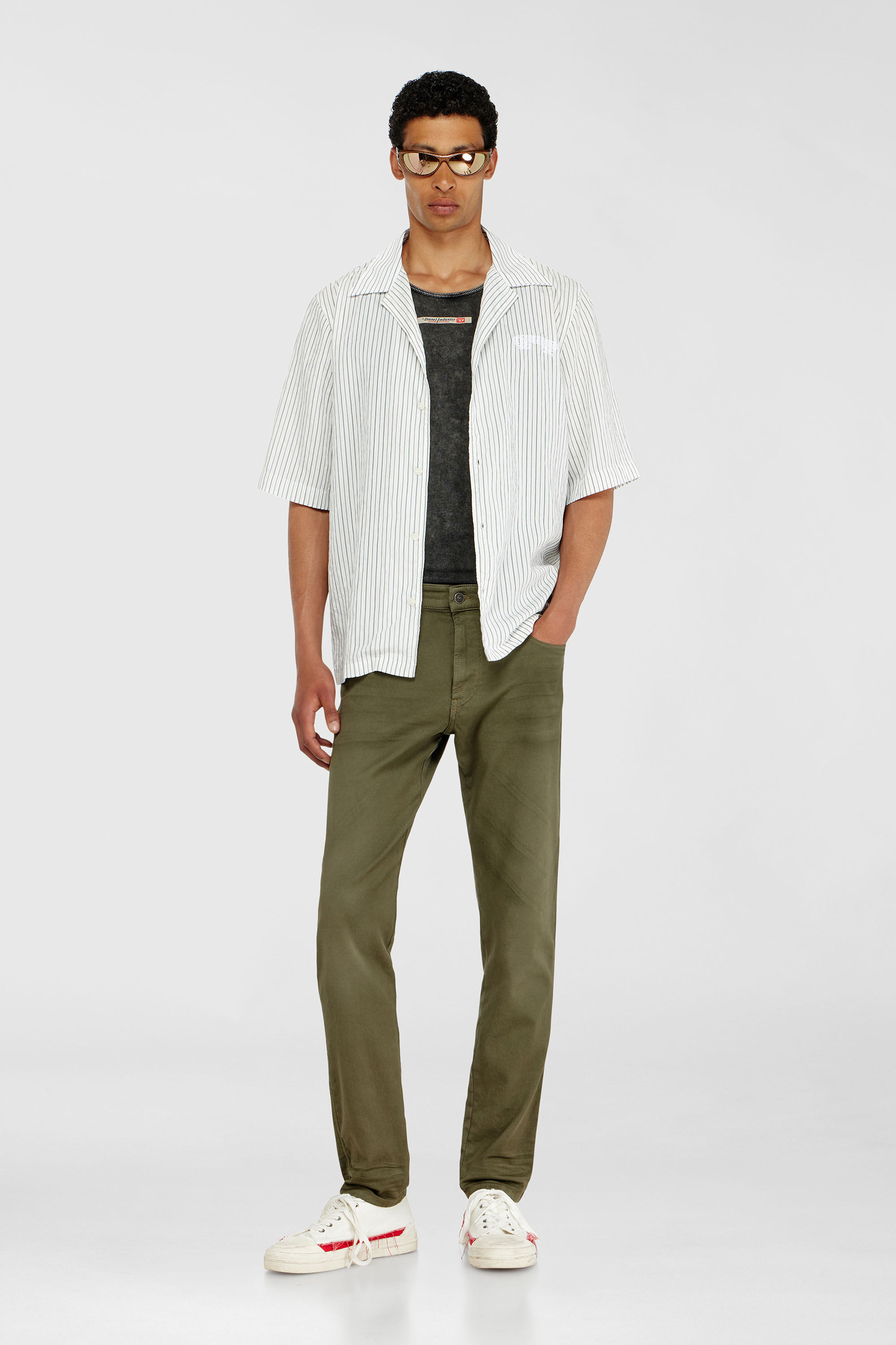 Diesel - Slim 2062 D-Strukt Joggjeans&reg; 0670M Homme, Vert Militaire - Image 1