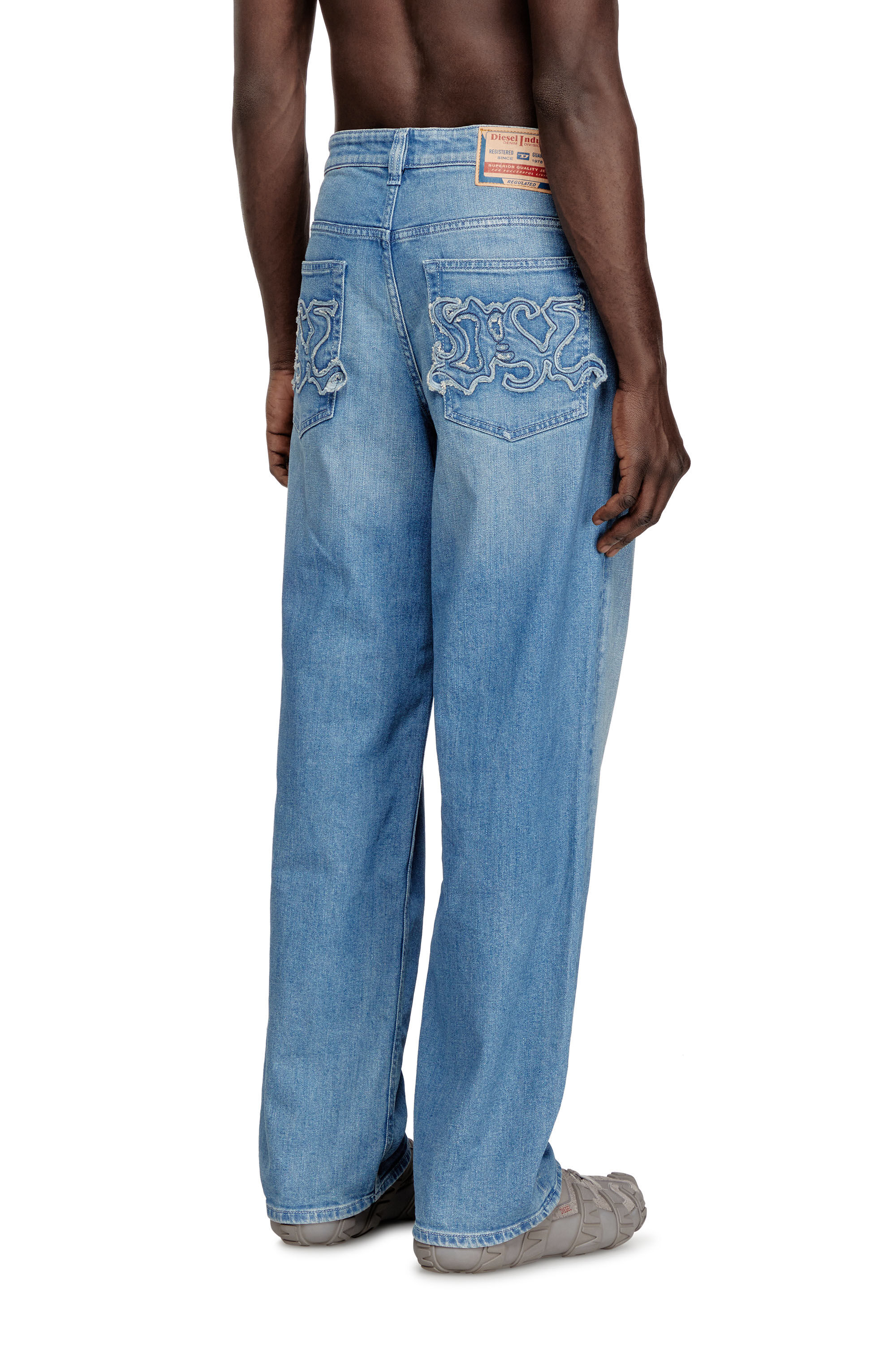 Diesel - Relaxed Jeans 2001 D-Macro 09Q18 Homme, Bleu Clair - Image 4