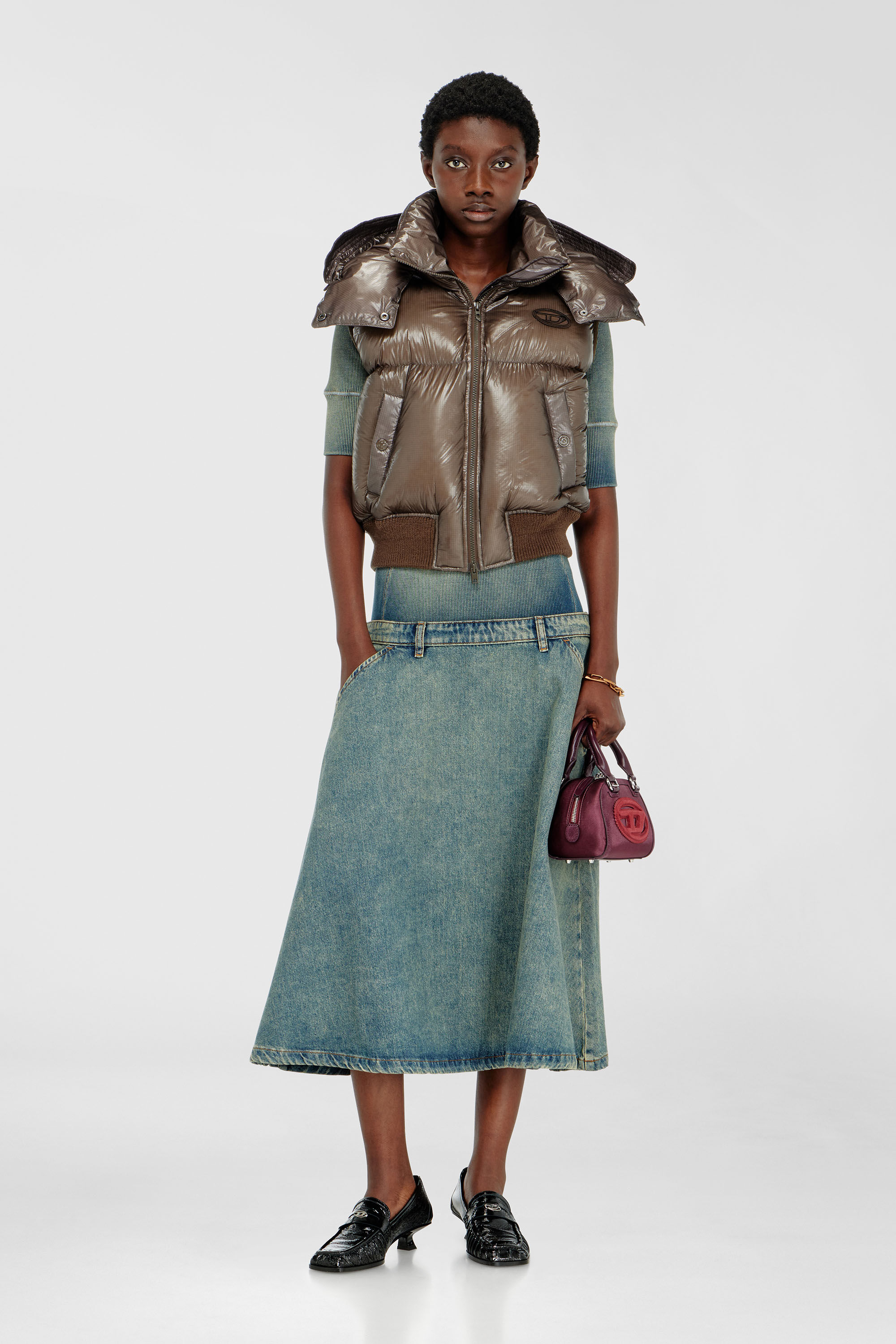 Diesel - W-PEYT-SSL-NEW-T1, Doudoune sans manches en ripstop avec capuche amovible Femme in Marron - 1