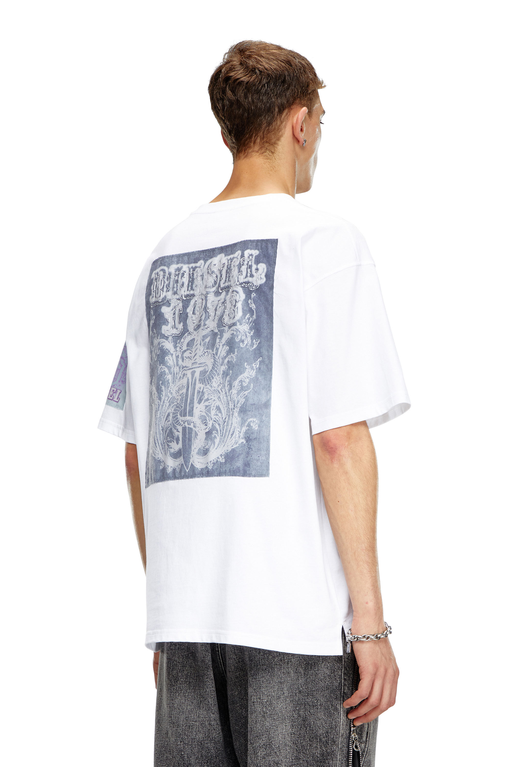 Diesel - T-BOXT-SLITS-Q10, Homme T-shirt avec empiècements imprimés coupés brut in Blanc - Image 4