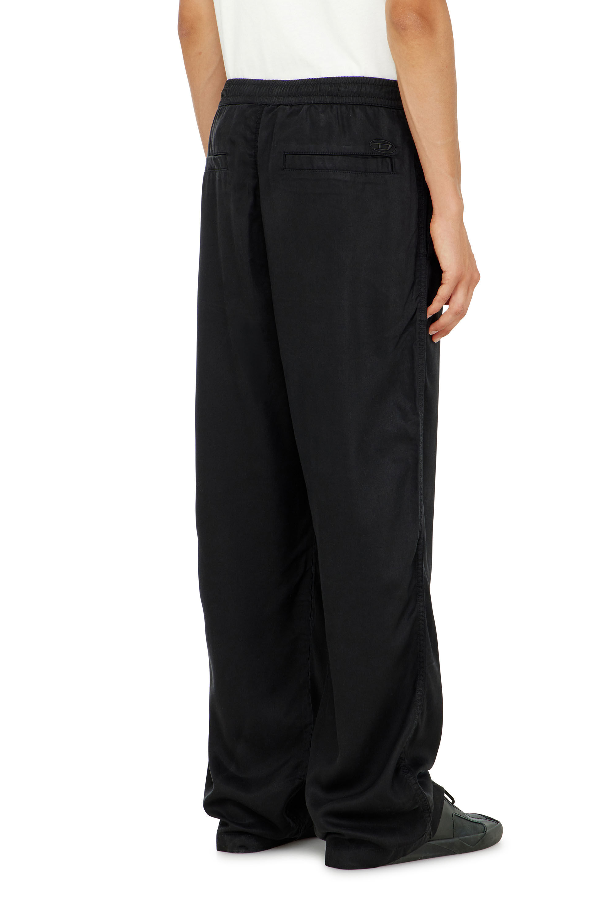 Diesel - P-DREYER-C, Pantalon &agrave; cordon en serg&eacute; d&eacute;lav&eacute; Homme in Noir - 4