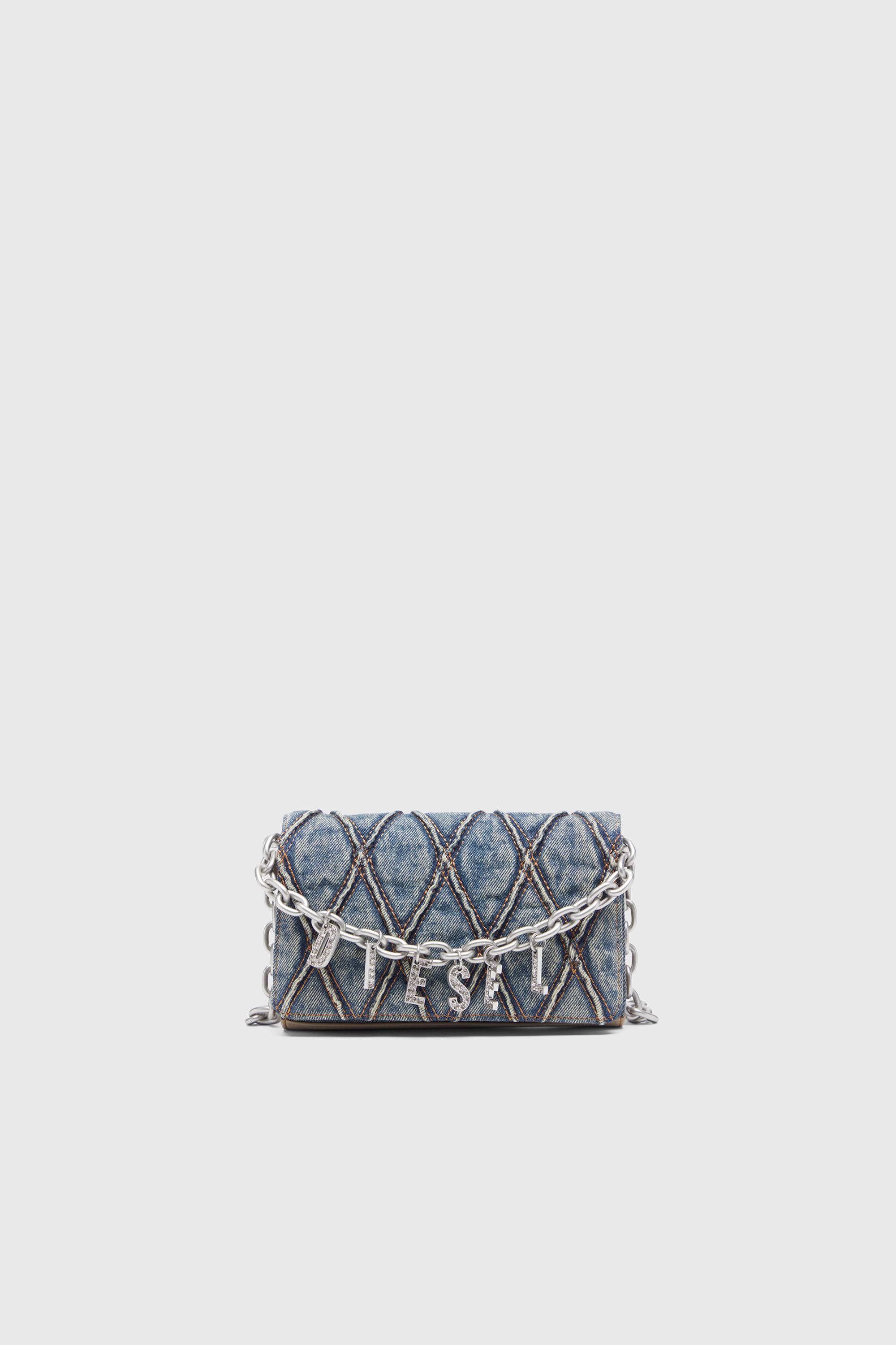 Diesel - CHARM-D WALLET STRAP, Porte-monnaie en denim matelass&eacute; motif argyle Femme in Bleu - 1