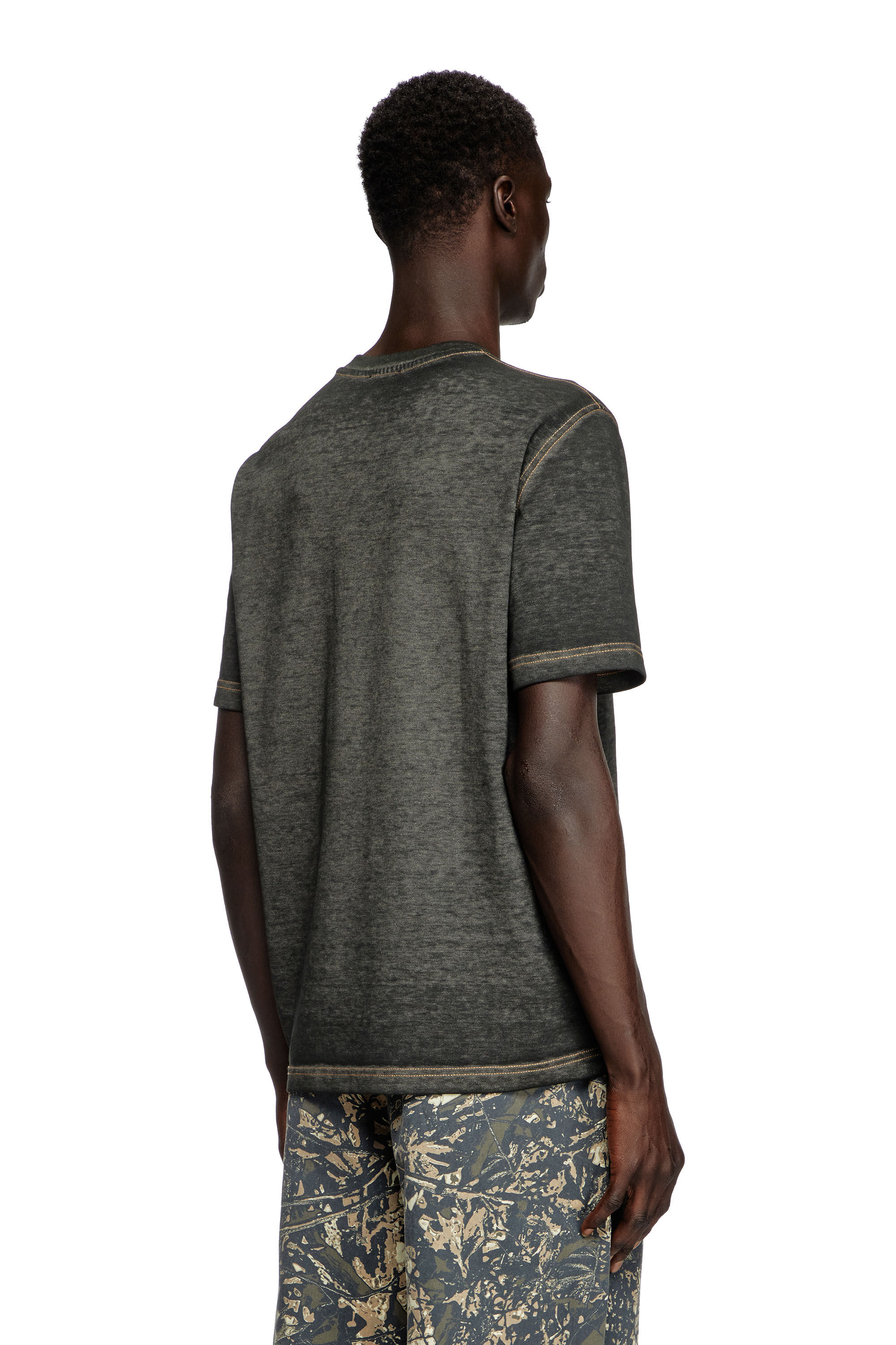 Diesel - T-ADJUST-R18, T-shirt à logo en piqué dévoré Homme in Noir - 4