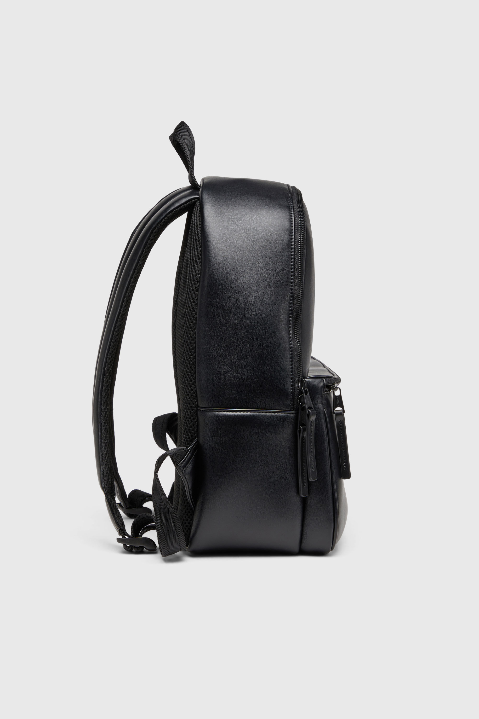 Diesel - HOLI-D BACKPACK M, Holi-D-Sac &agrave; dos en n&eacute;opr&egrave;ne et PU Homme in Noir - 5
