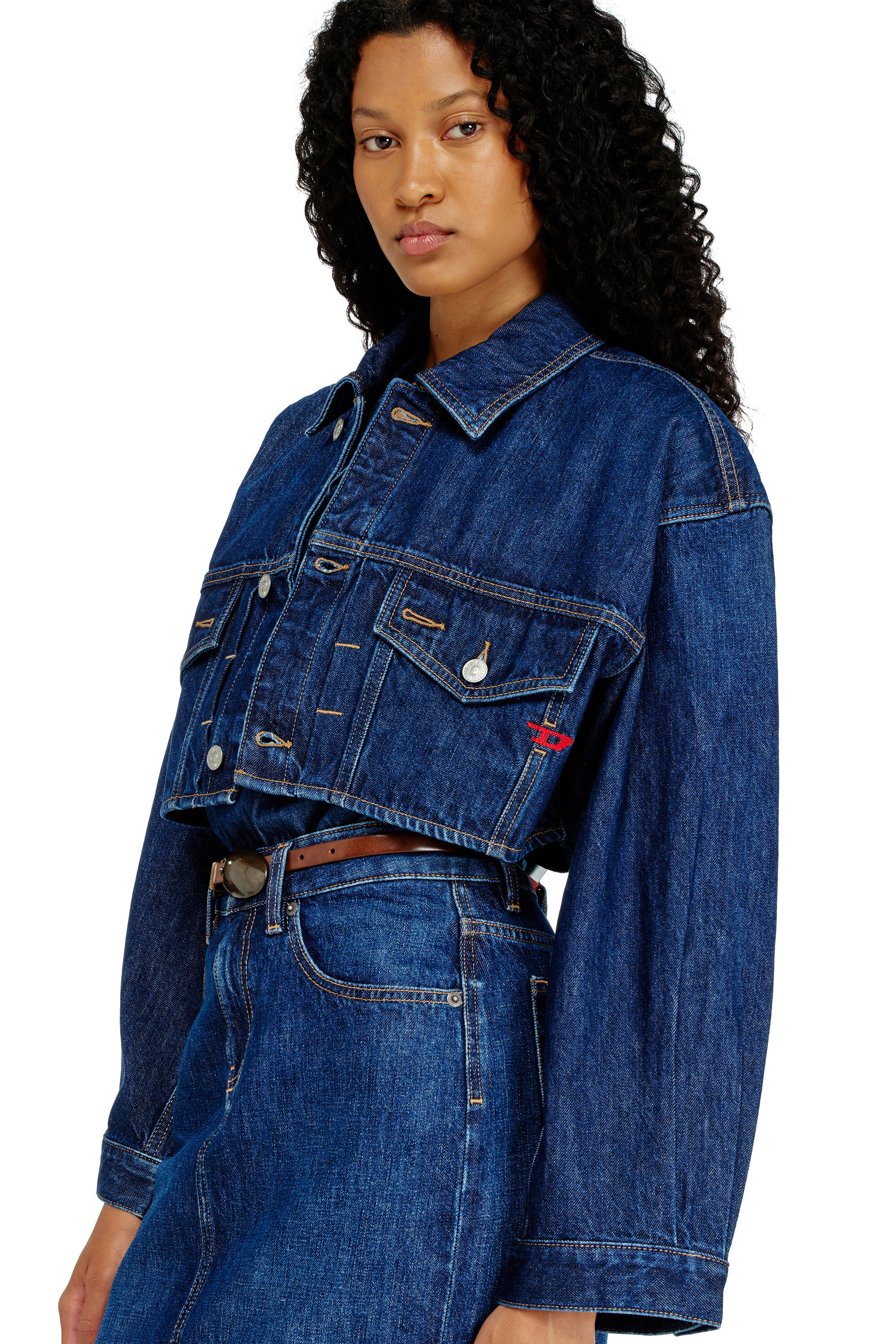 Diesel - DE-MALLEY, Veste trucker en denim cropped oversize Femme in Bleu - 5