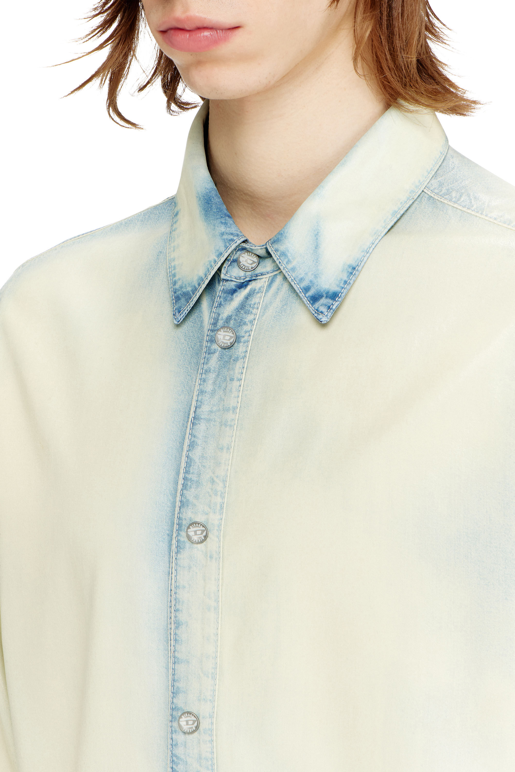 Diesel - D-SYNAR-FSI1, Chemise en denim d&eacute;lav&eacute; effet X-Ray fluide Homme in Bleu - 5