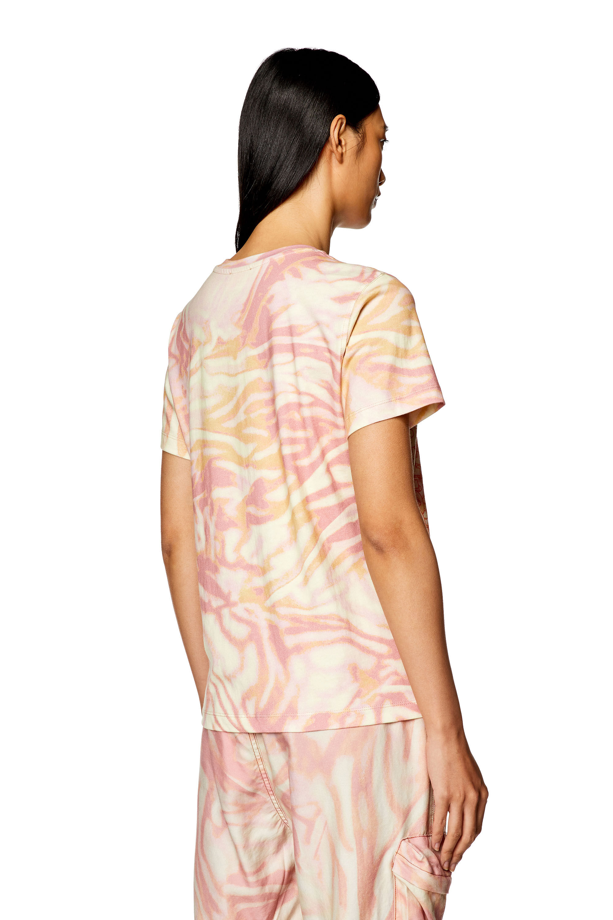 Diesel - T-REGS-N6, T-shirt avec imprimé camouflage zébré Femme in Rose - 4