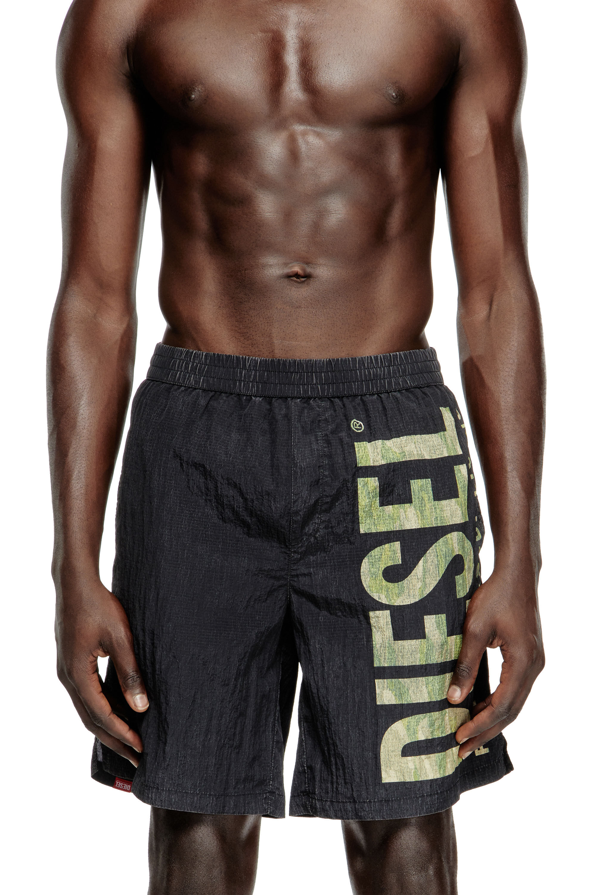Diesel - POWEL-47.5-UTLT, Short de surf en tissu indéchirable au motif camouflage Homme in Polychrome - 1