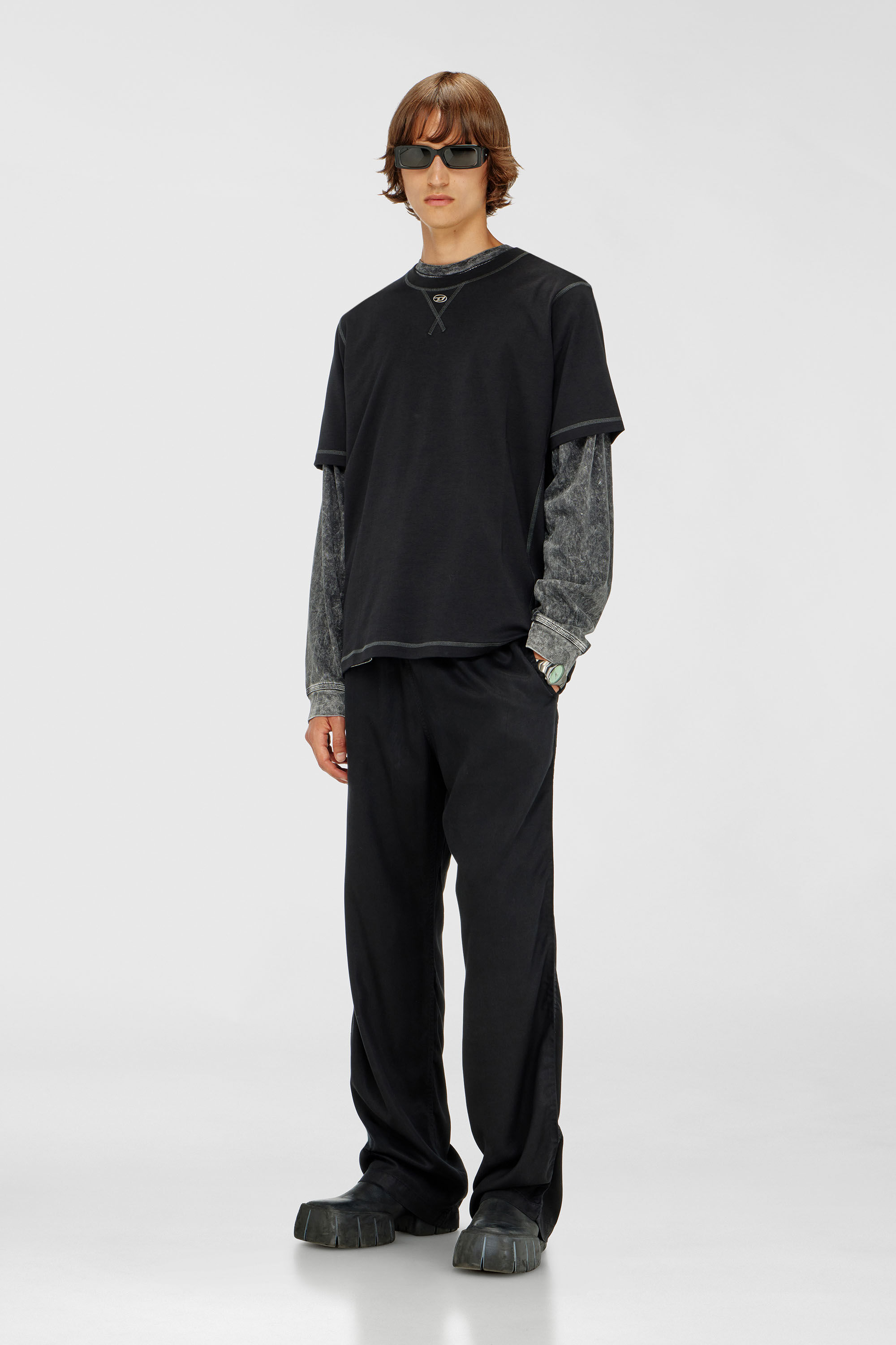 Diesel - T-MADJUST-TR, T-shirt r&eacute;guli&egrave;re avec col rond et Oval D Homme in Noir - 1