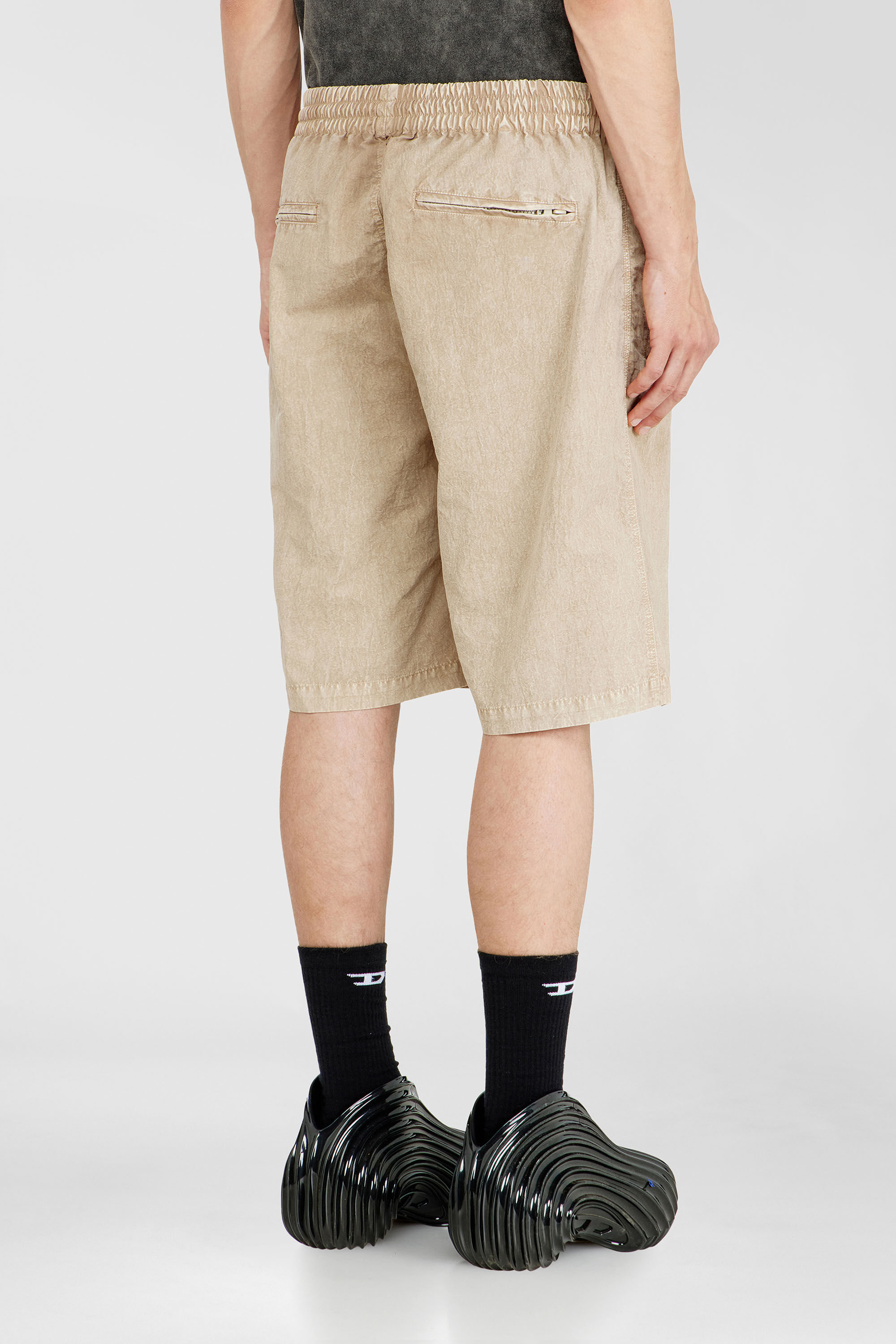 Diesel - P-THECK-SHORT-PLBH, Short en nylon trait&eacute; Homme in Beige - 4