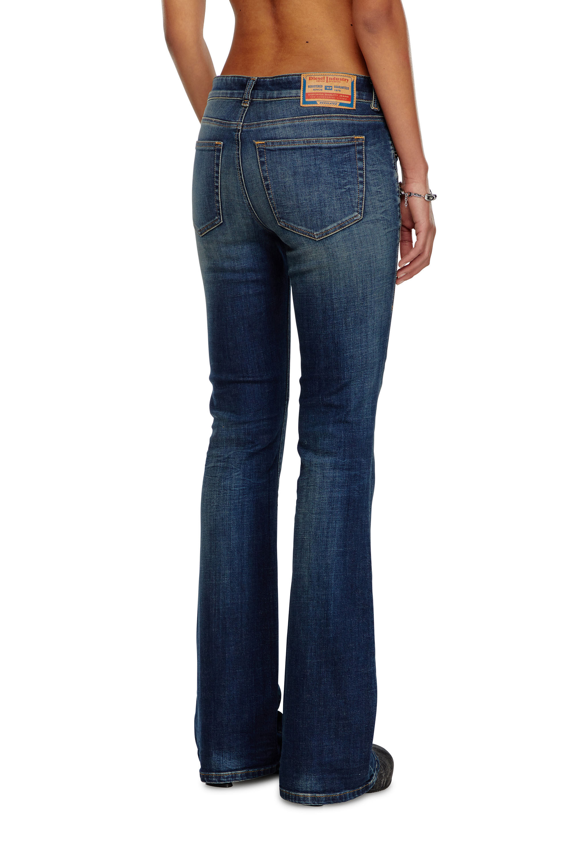 Diesel - Bootcut Jeans 1969 D-Ebbey 09J20 Femme, Bleu Foncé - Image 4